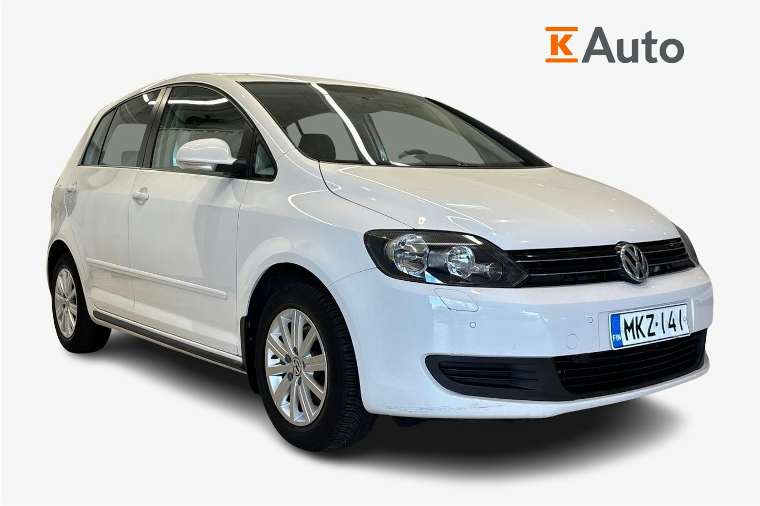 valkoinen Volkswagen Golf Plus 2013 kuva 1.