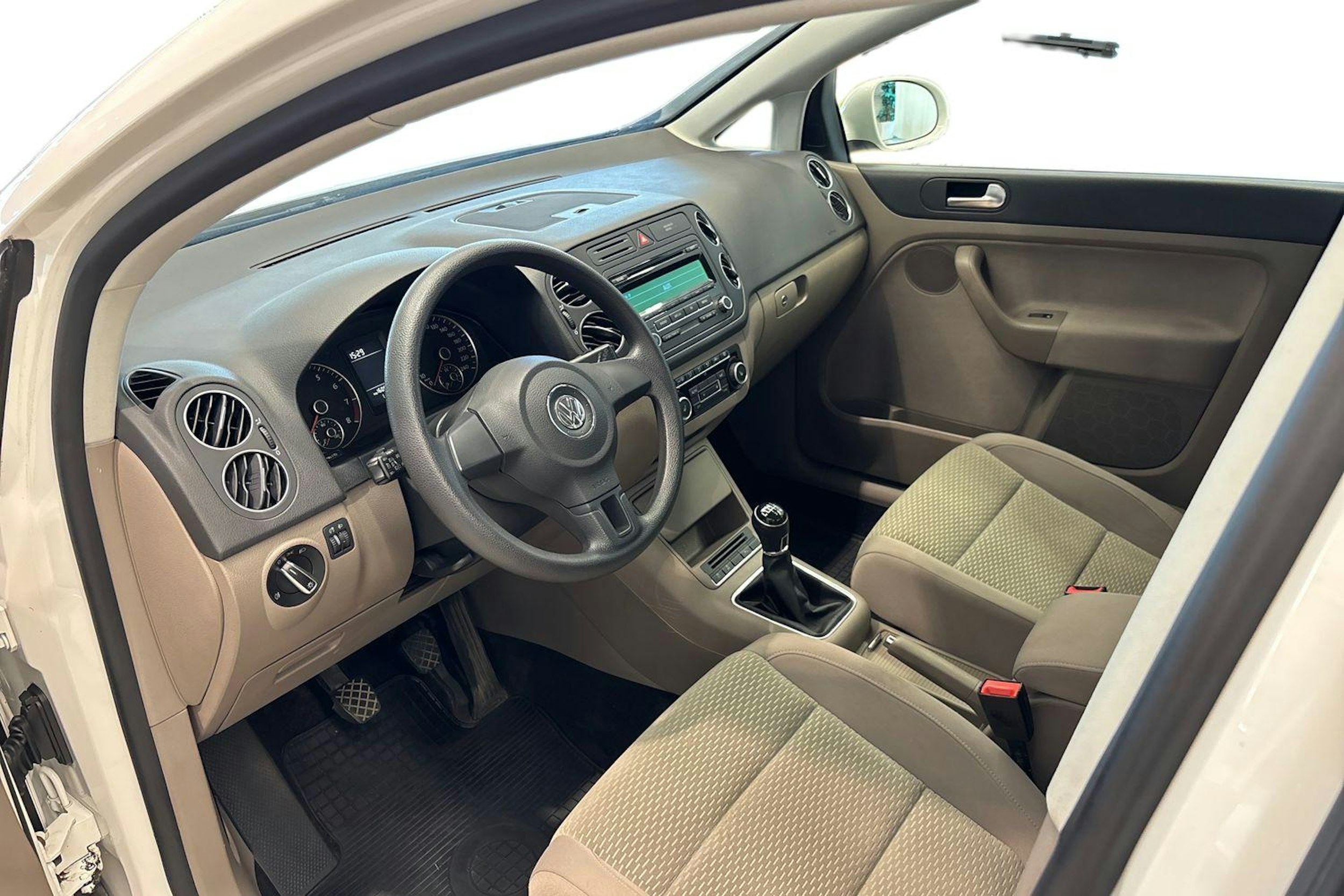 valkoinen Volkswagen Golf Plus 2013 kuva 7.