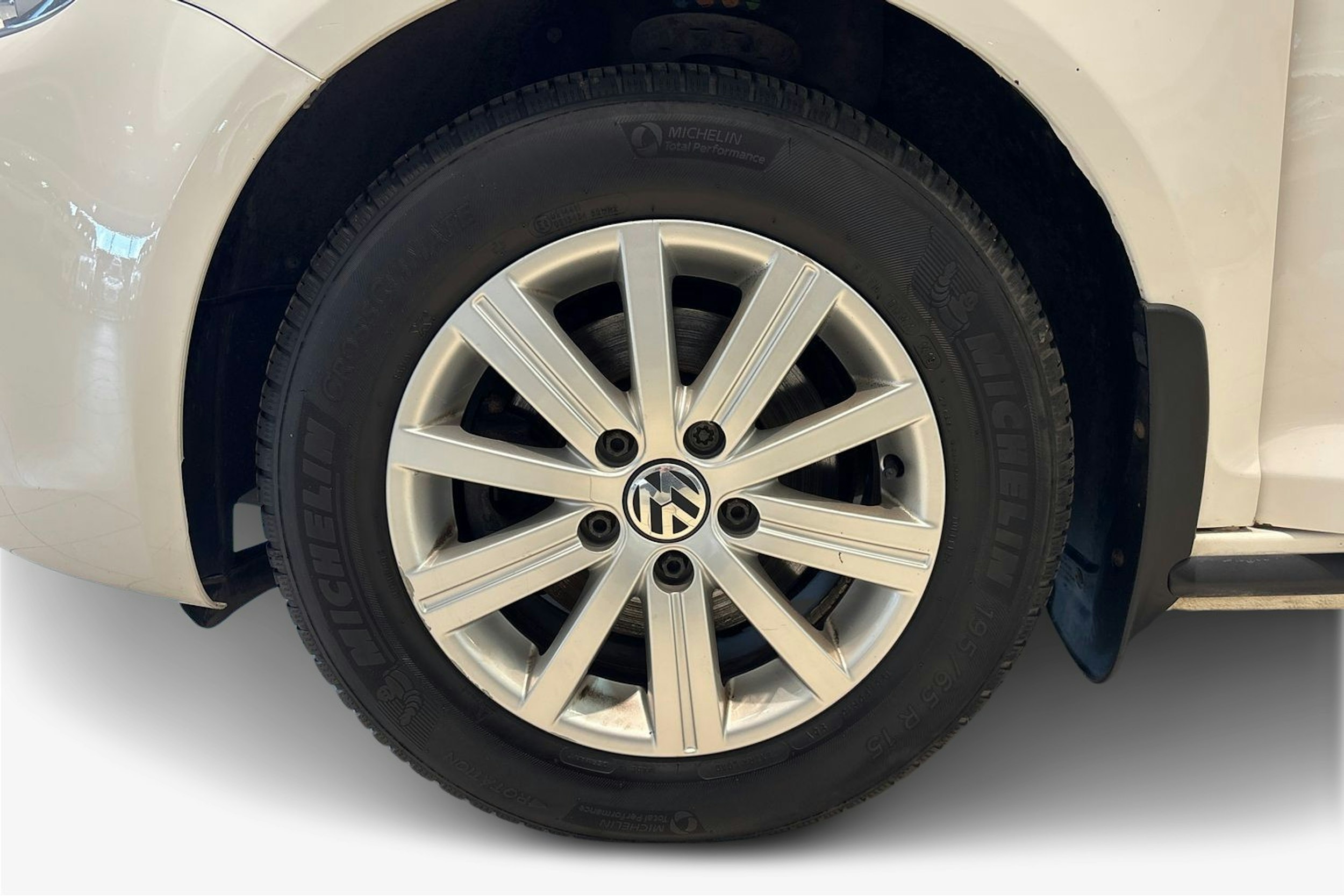 valkoinen Volkswagen Golf Plus 2013 kuva 11.