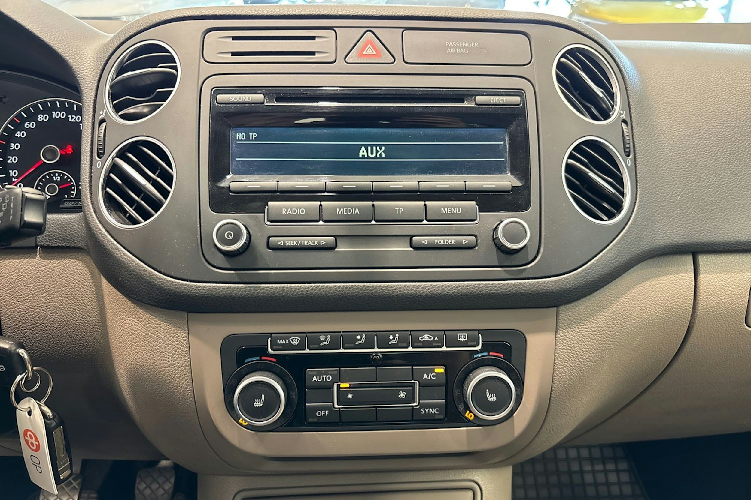 valkoinen Volkswagen Golf Plus 2013 kuva 15.
