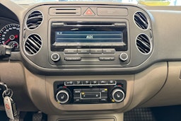valkoinen Volkswagen Golf Plus 2013 kuva 15.