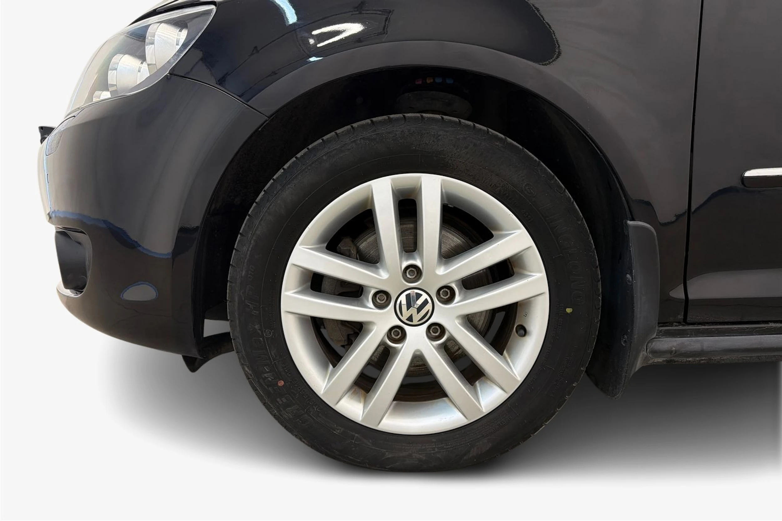 musta Volkswagen Golf Plus 2013 kuva 9.