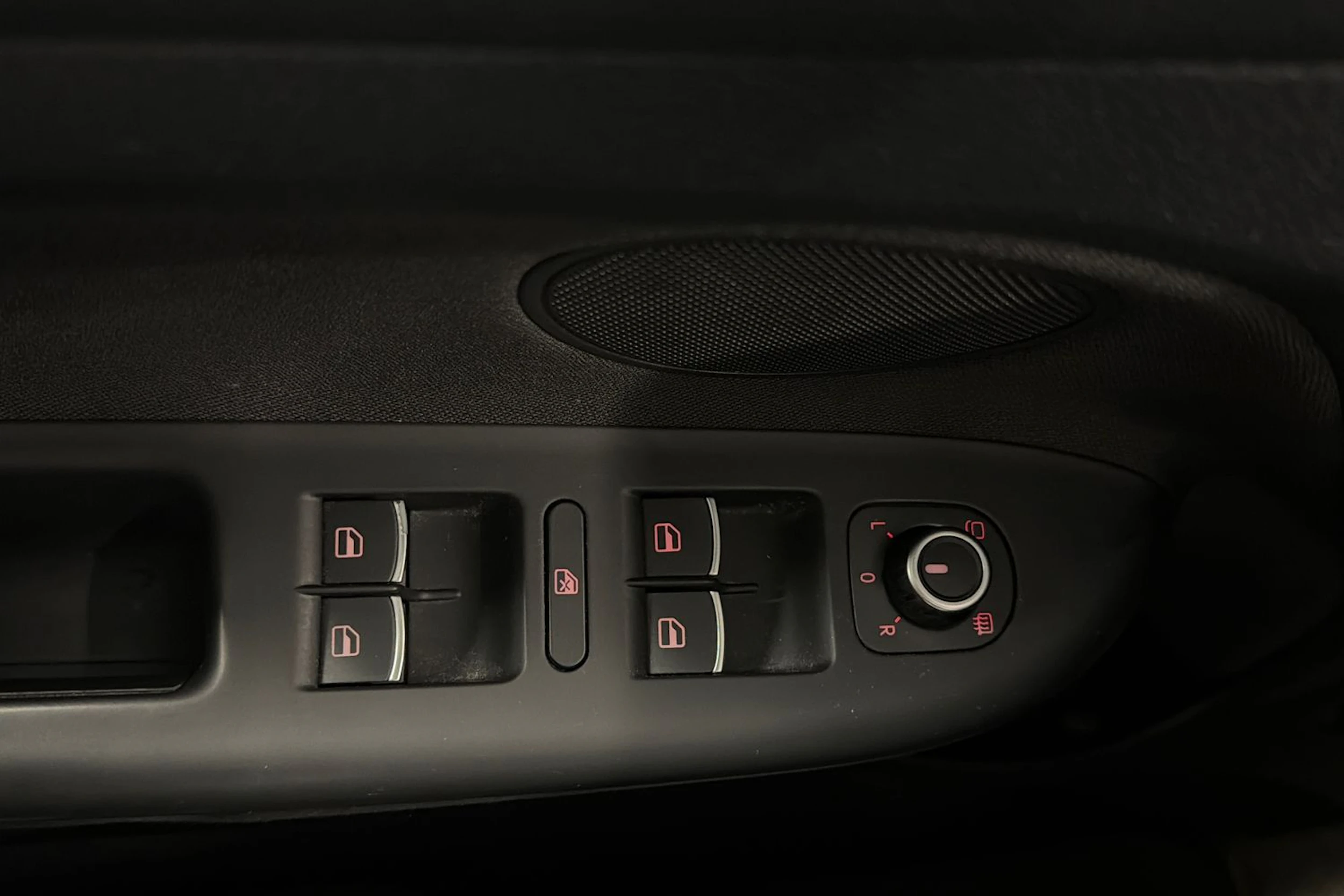 musta Volkswagen Golf Plus 2013 kuva 15.