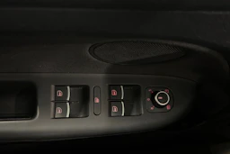 musta Volkswagen Golf Plus 2013 kuva 15.