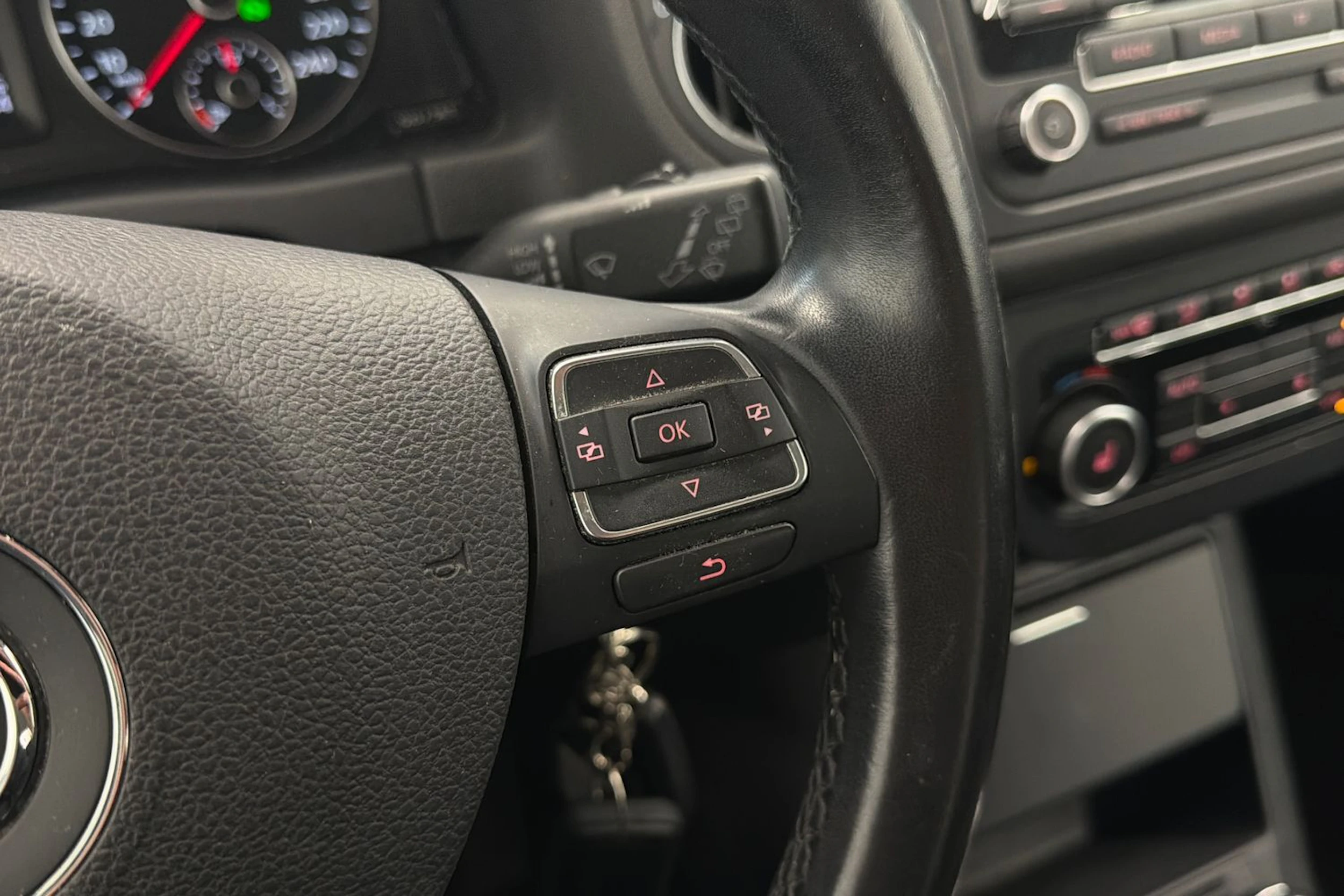 musta Volkswagen Golf Plus 2013 kuva 18.