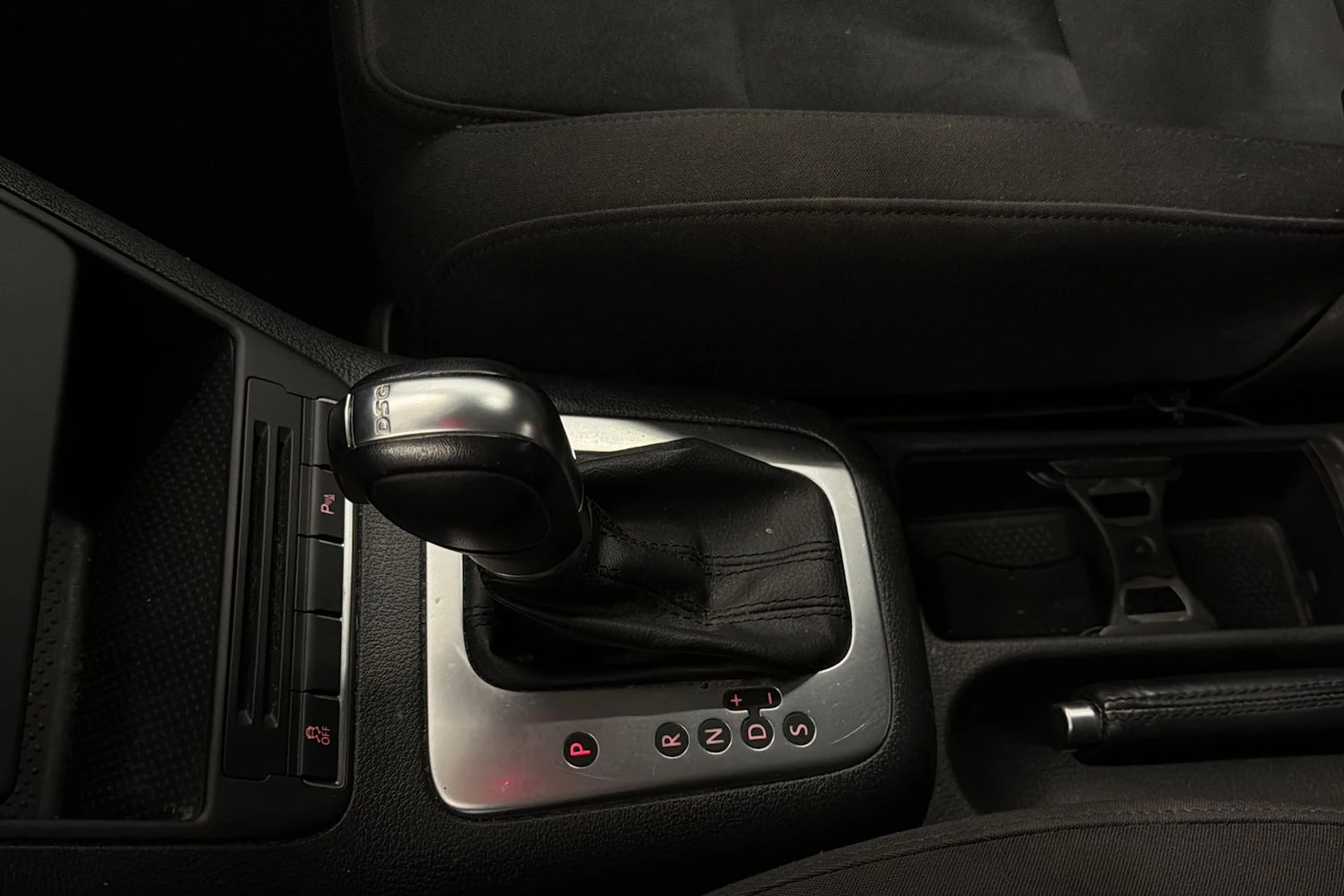 musta Volkswagen Golf Plus 2013 kuva 20.