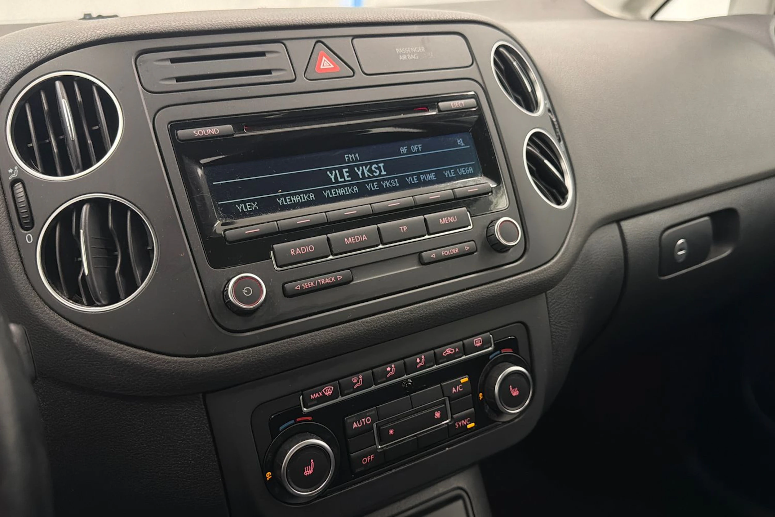 musta Volkswagen Golf Plus 2013 kuva 21.