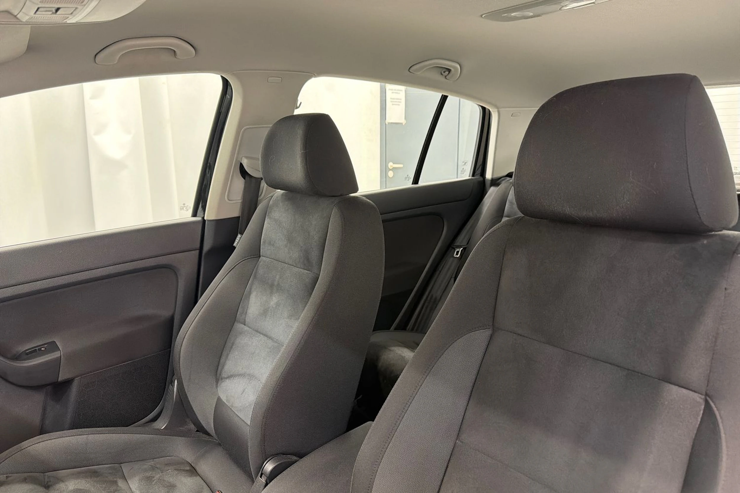 musta Volkswagen Golf Plus 2013 kuva 25.
