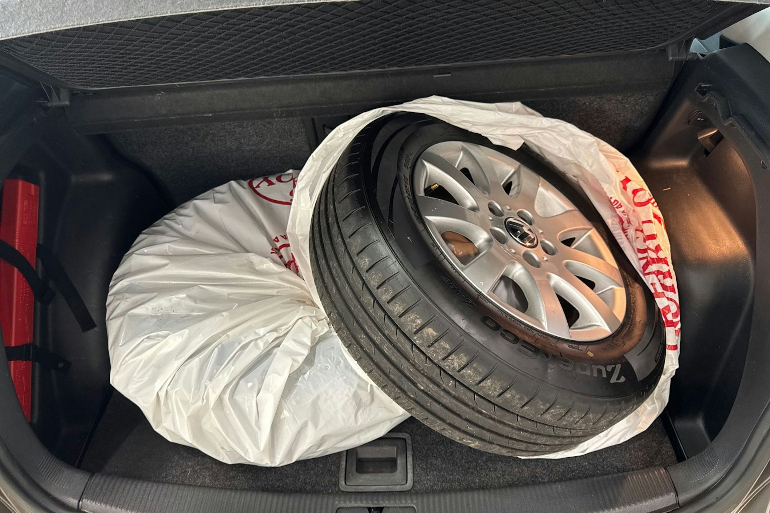 met. ruskea (beige) Volkswagen Golf Plus 2013 kuva 22.