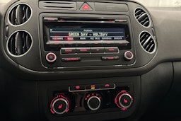 valkoinen Volkswagen Golf Plus 2013 kuva 17.
