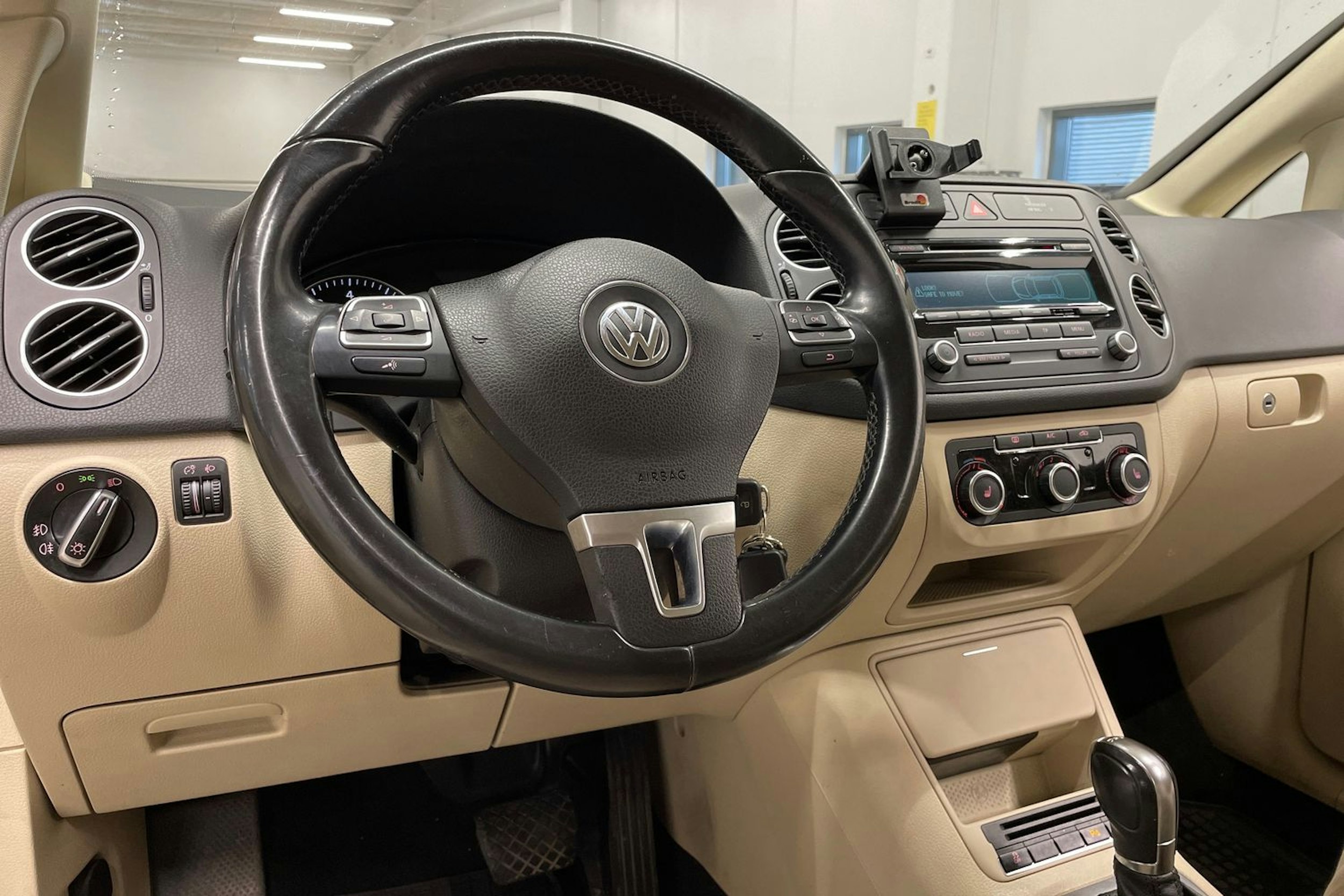 met. ruskea (beige) Volkswagen Golf Plus 2014 kuva 23.
