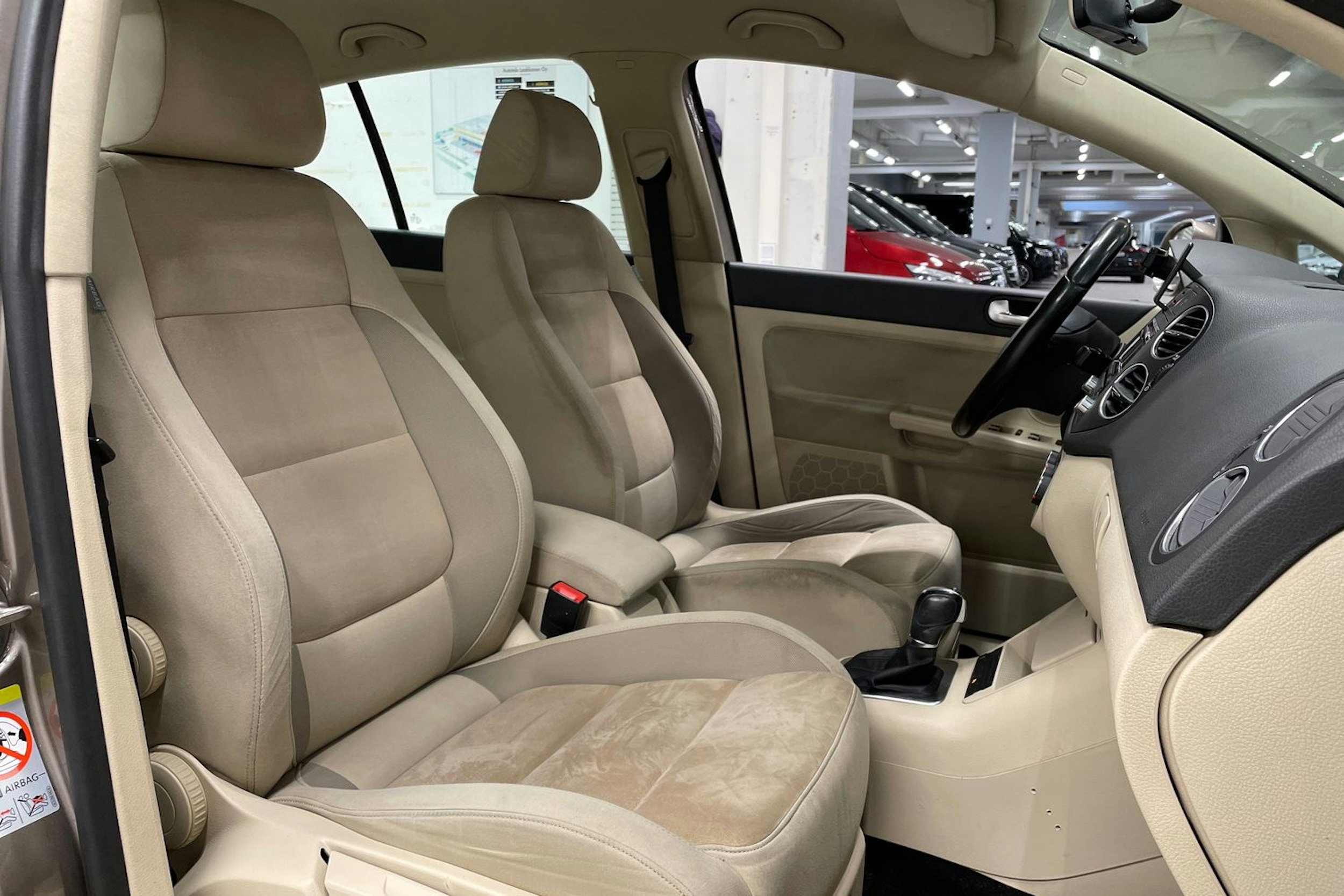 met. ruskea (beige) Volkswagen Golf Plus 2014 kuva 24.