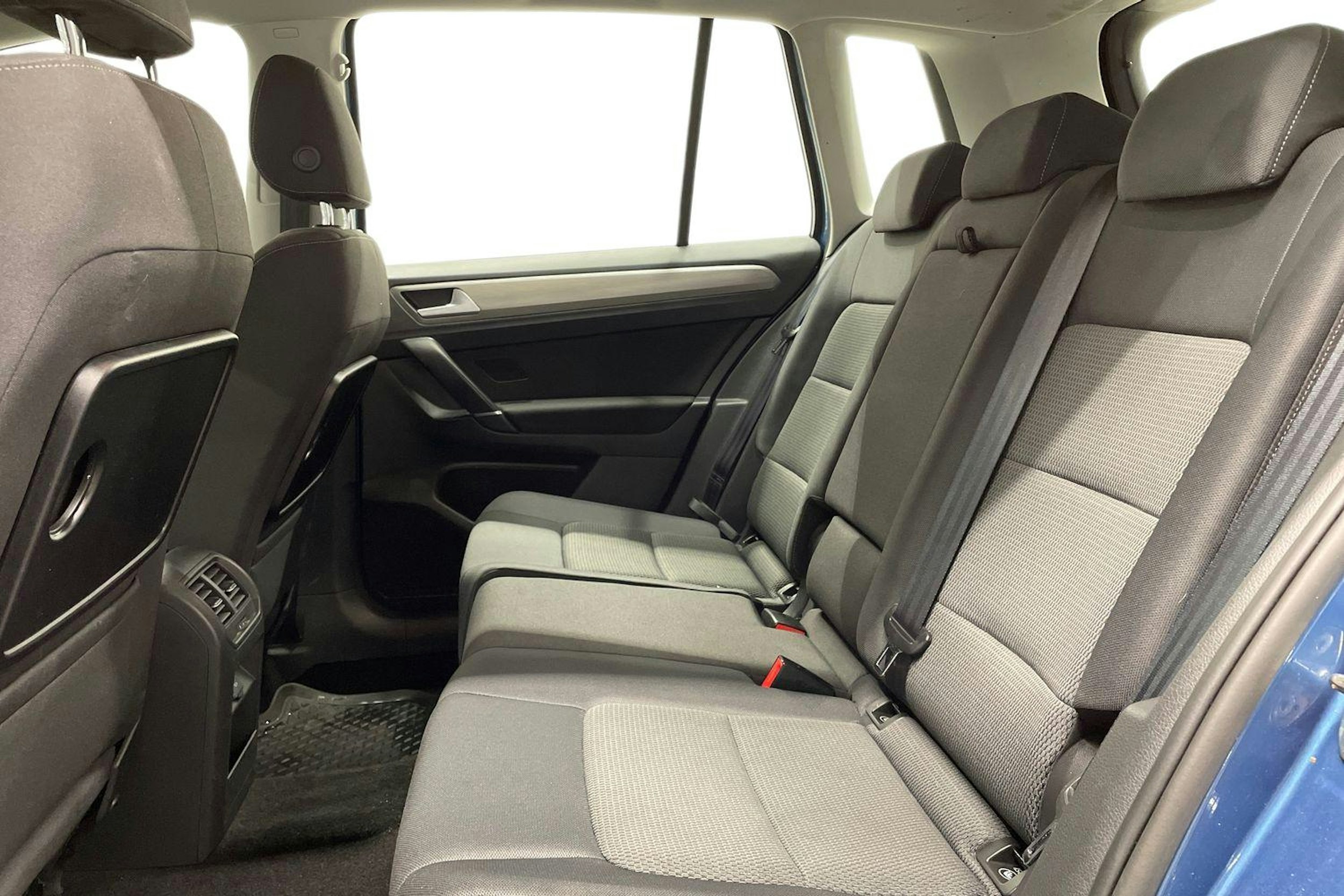 sininen Volkswagen Golf Sportsvan 2014 kuva 10.