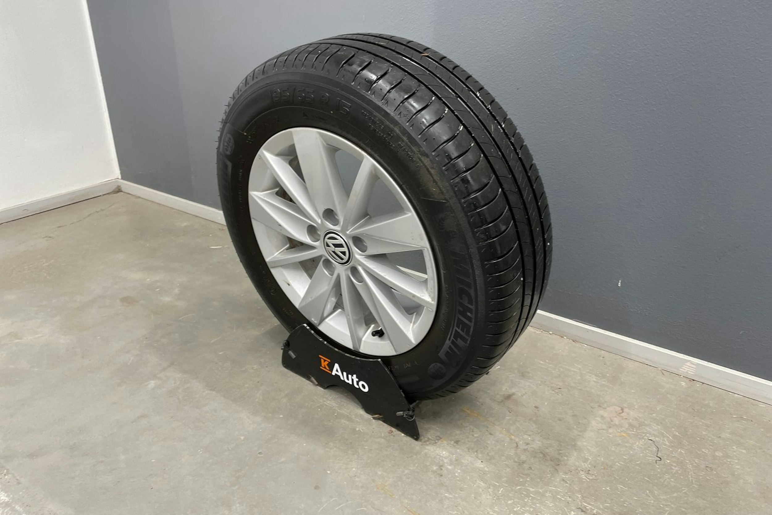 sininen Volkswagen Golf Sportsvan 2014 kuva 14.