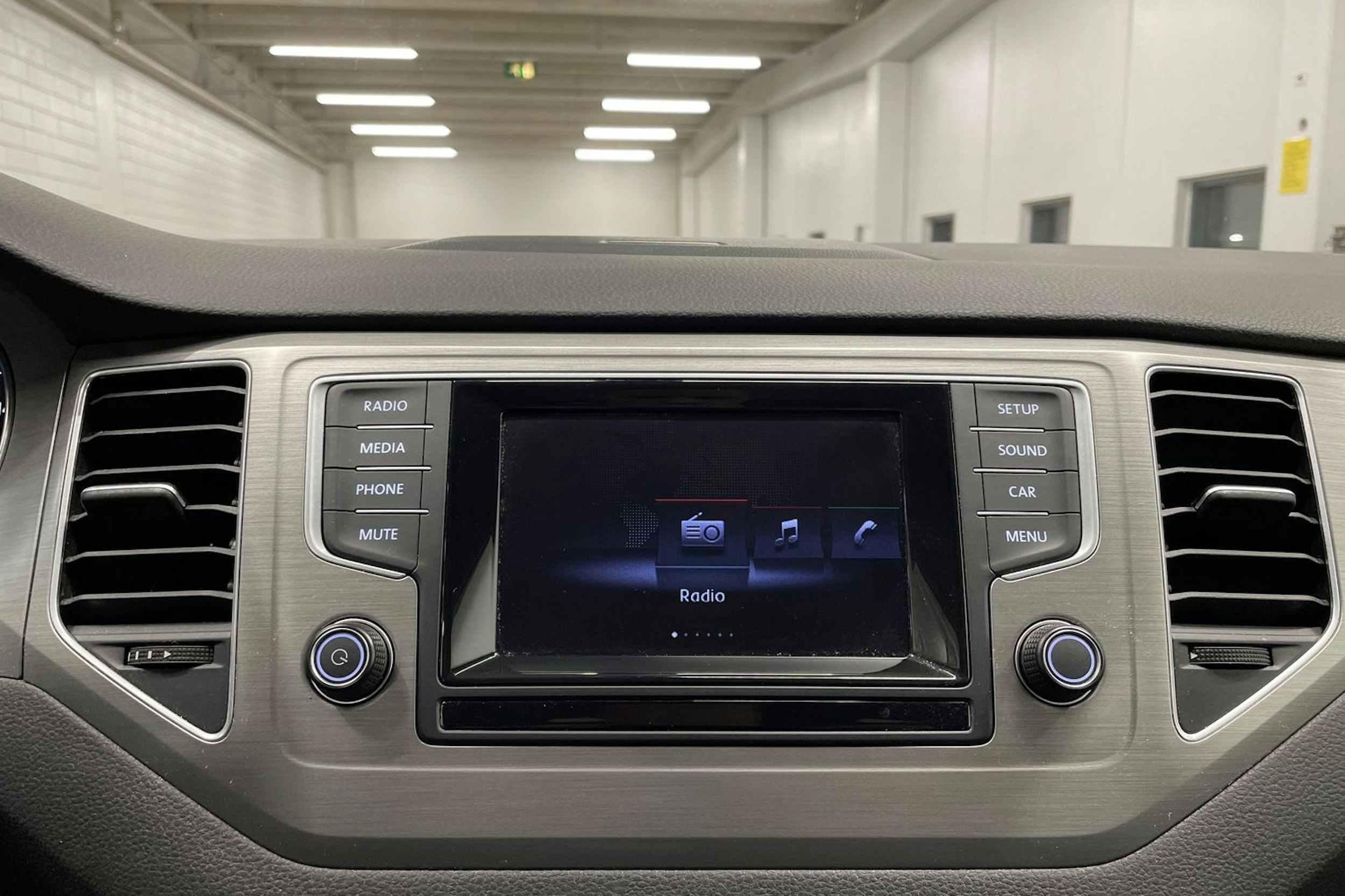 sininen Volkswagen Golf Sportsvan 2014 kuva 17.