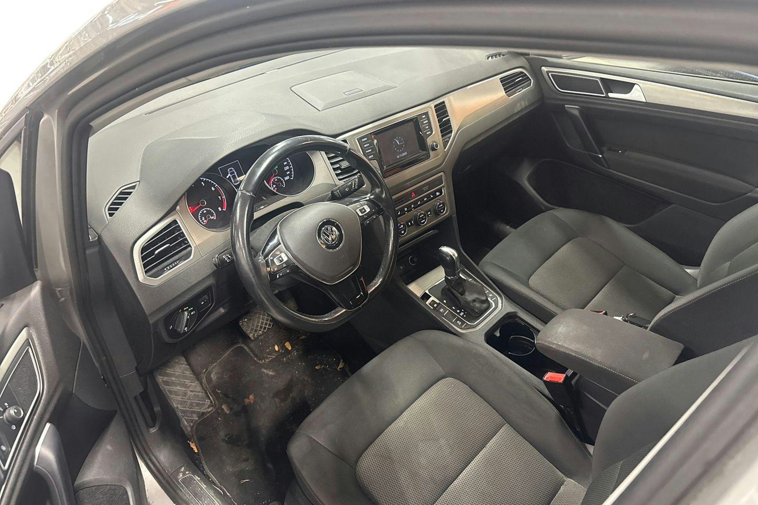 harmaa Volkswagen Golf Sportsvan 2014 kuva 3.