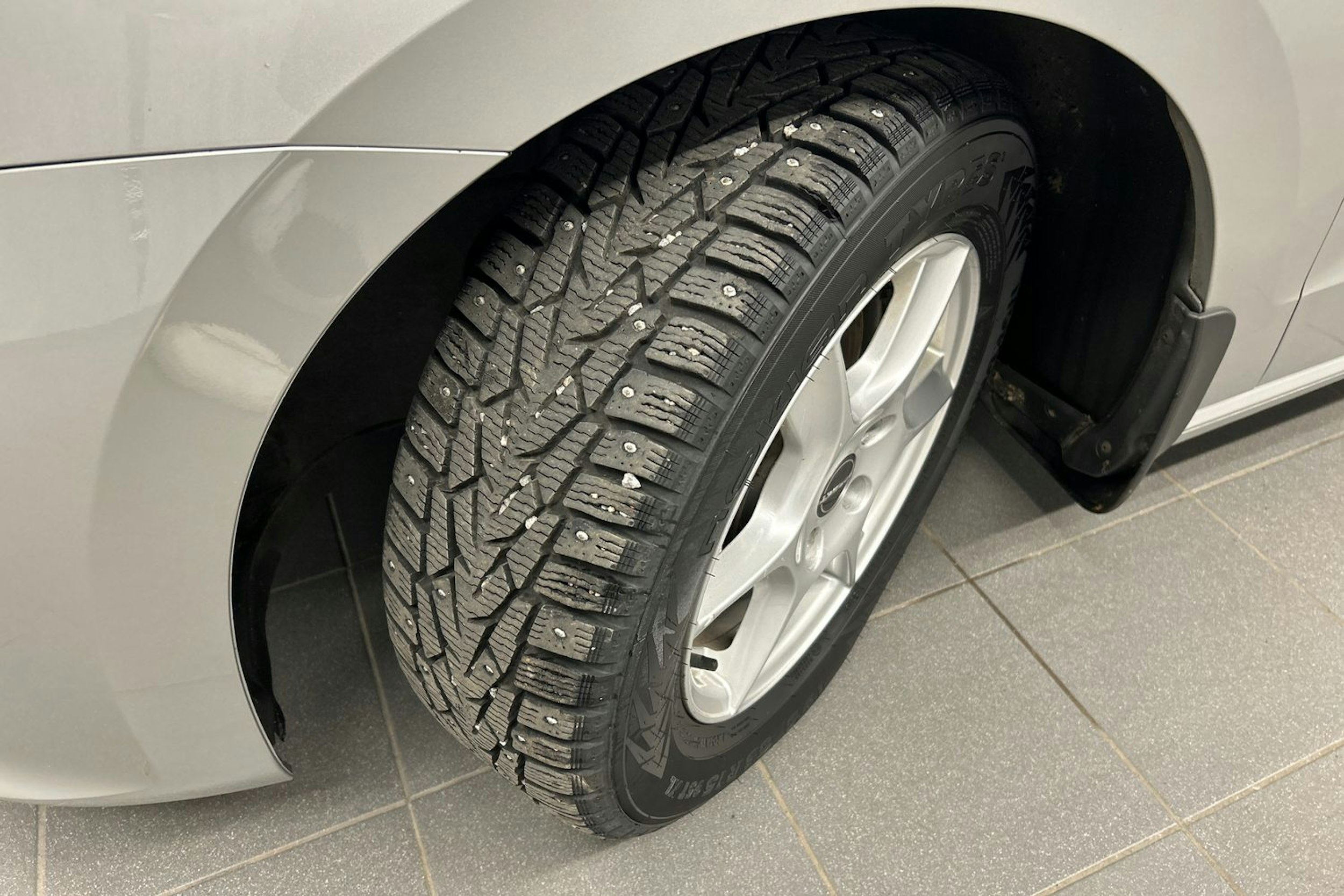 harmaa Volkswagen Golf Sportsvan 2014 kuva 13.