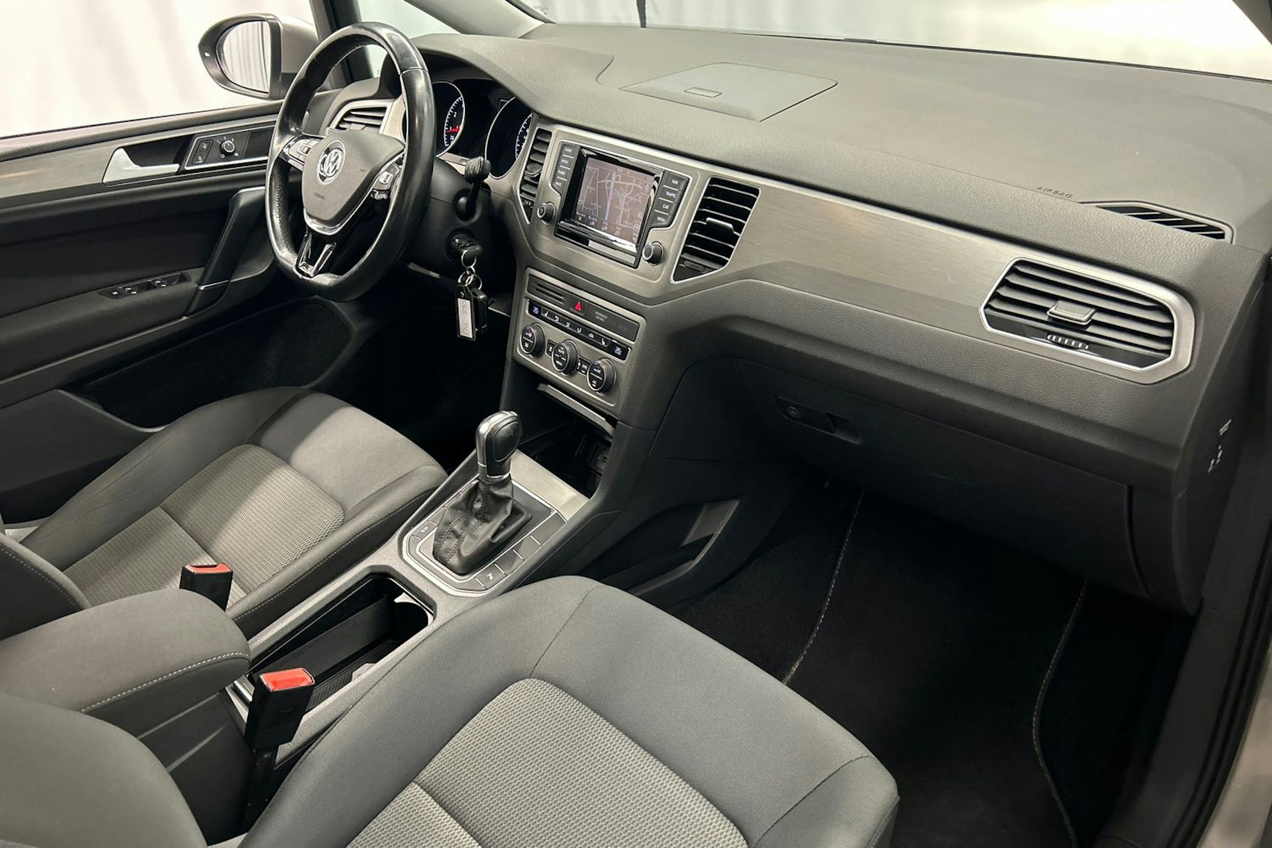 harmaa Volkswagen Golf Sportsvan 2014 kuva 15.