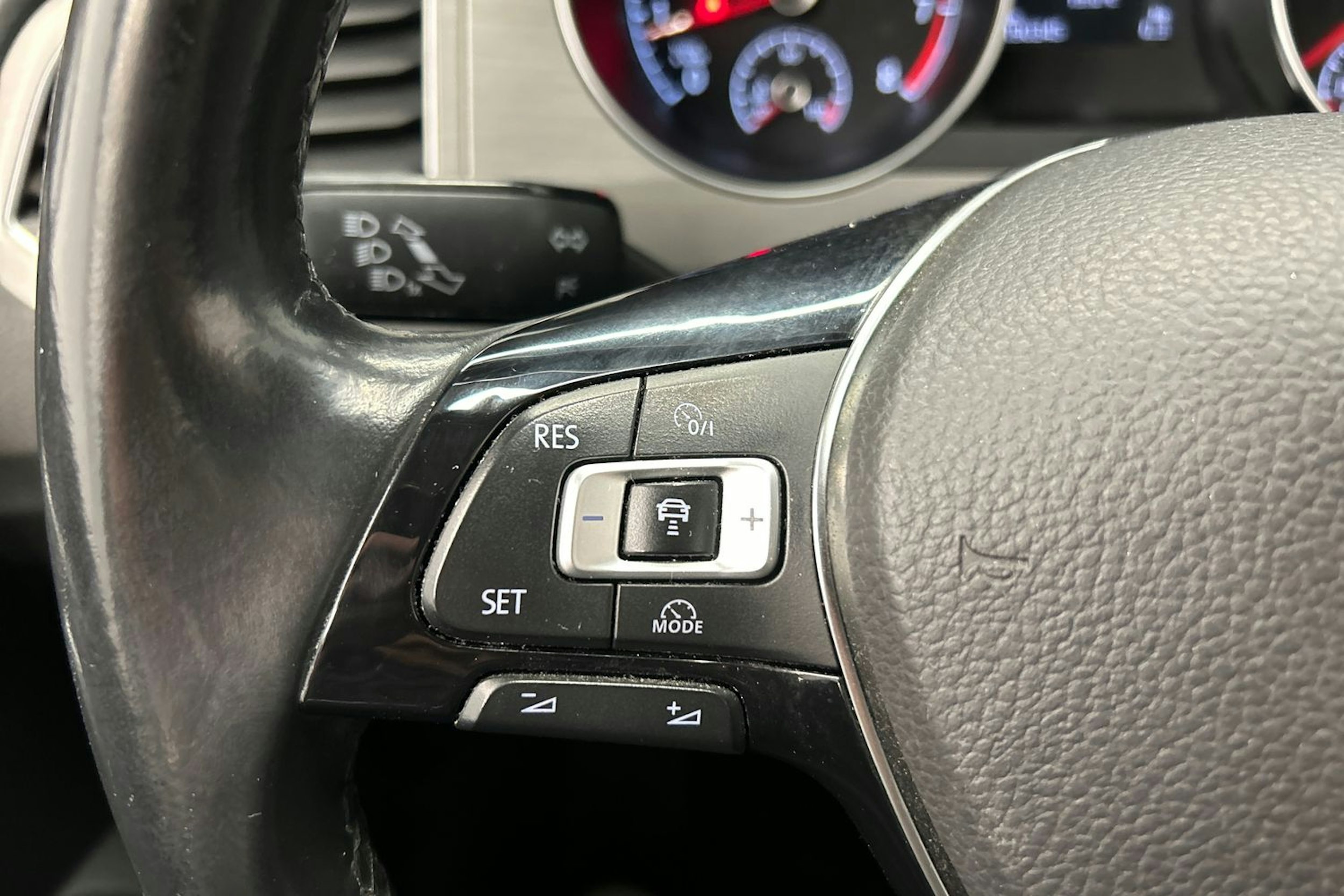 harmaa Volkswagen Golf Sportsvan 2014 kuva 19.