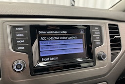 harmaa Volkswagen Golf Sportsvan 2014 kuva 23.