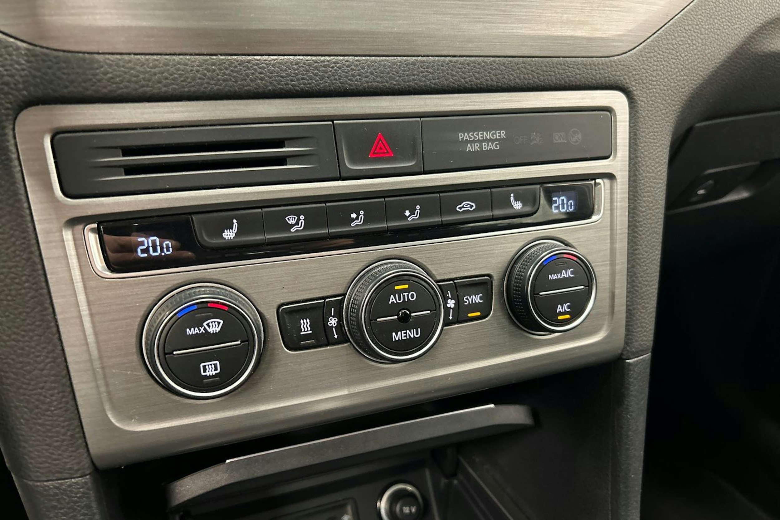 harmaa Volkswagen Golf Sportsvan 2014 kuva 25.