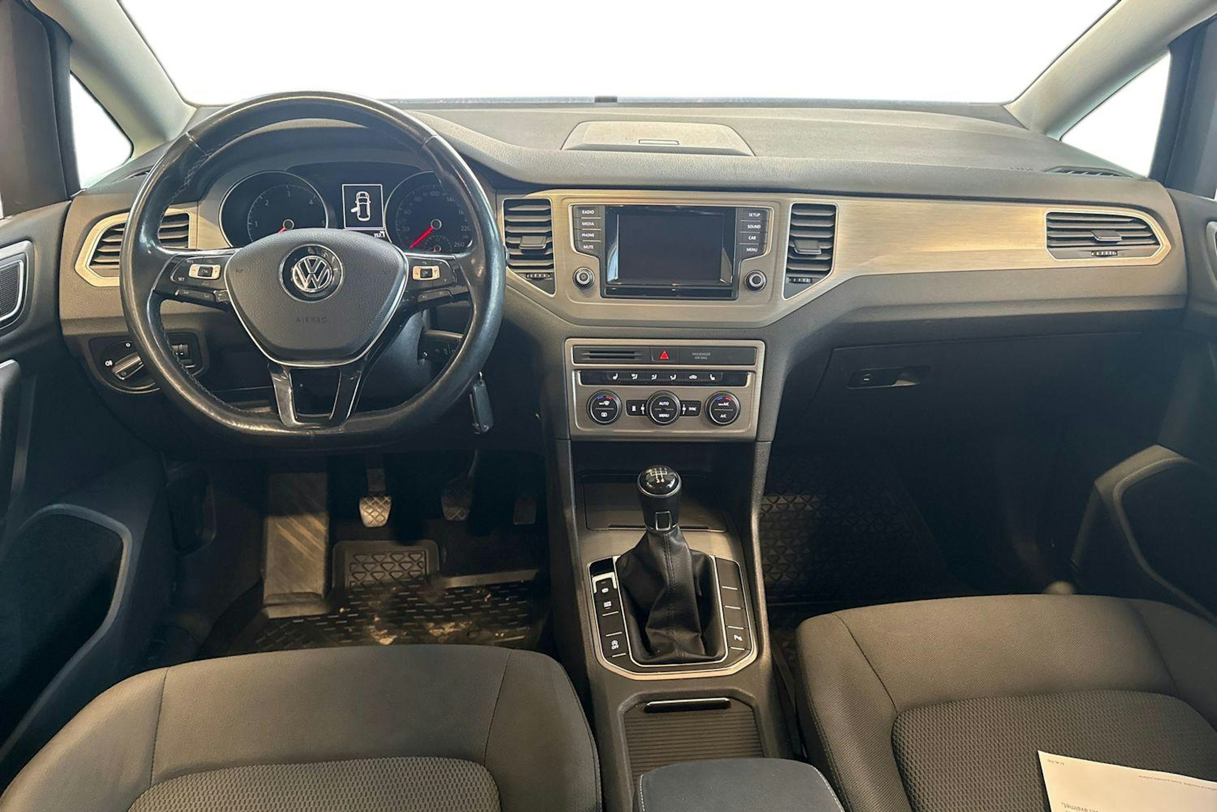 Ruskea (beige) Volkswagen GOLF SPORTSVAN 2014 kuva 9.