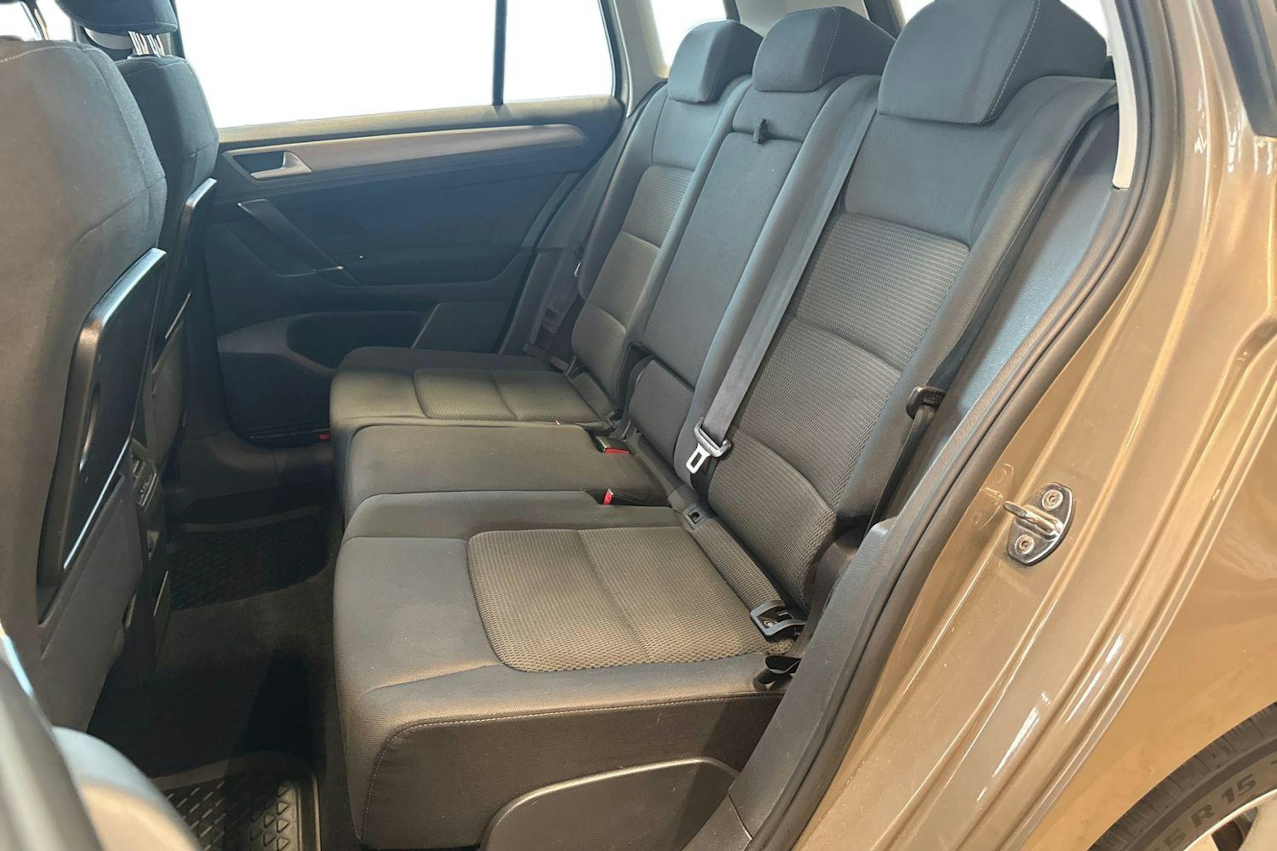 Ruskea (beige) Volkswagen GOLF SPORTSVAN 2014 kuva 10.