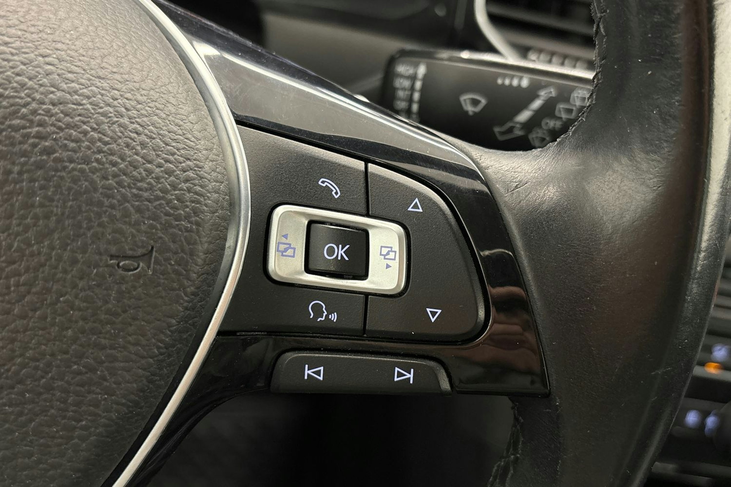 harmaa Volkswagen Golf Sportsvan 2014 kuva 17.