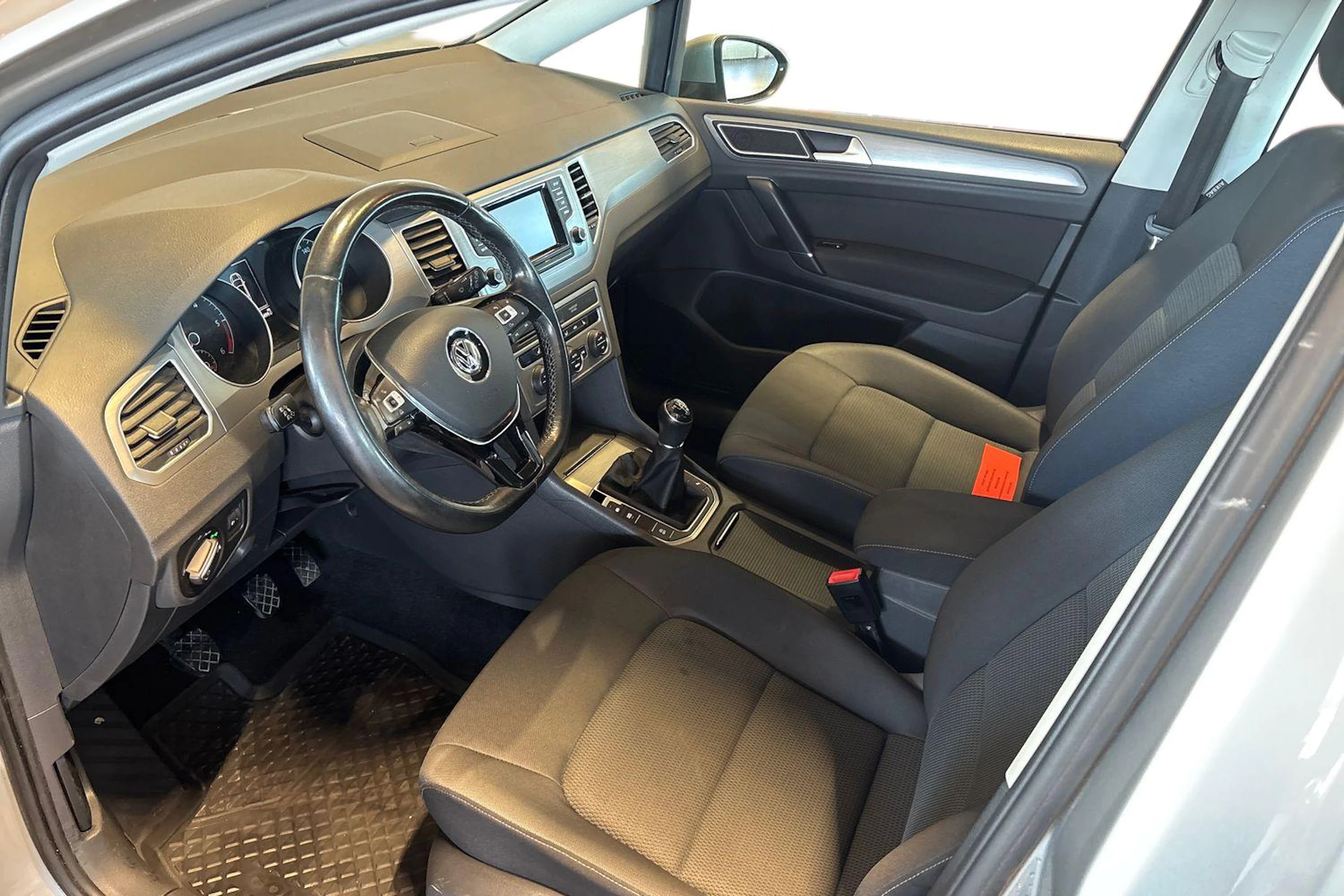 Harmaa Volkswagen GOLF SPORTSVAN 2014 kuva 6.