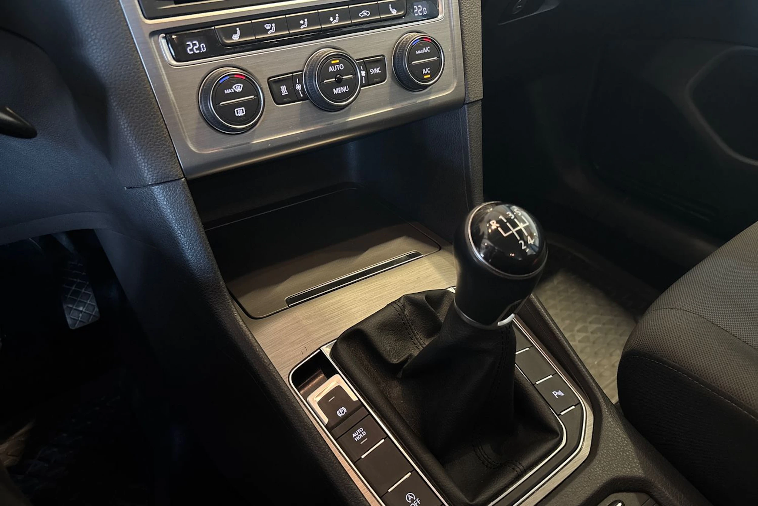 Harmaa Volkswagen GOLF SPORTSVAN 2014 kuva 15.