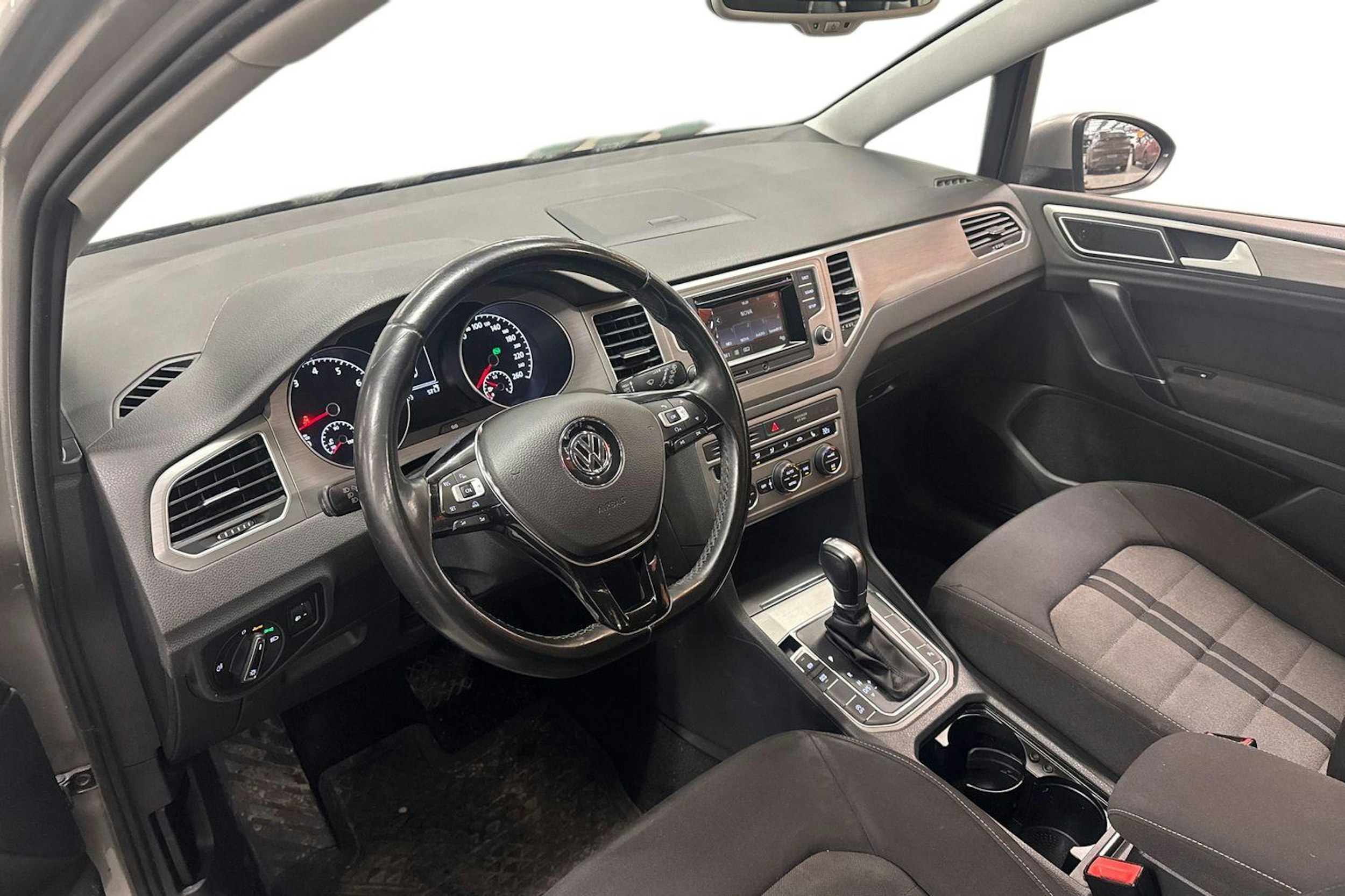 harmaa Volkswagen Golf Sportsvan 2014 kuva 3.