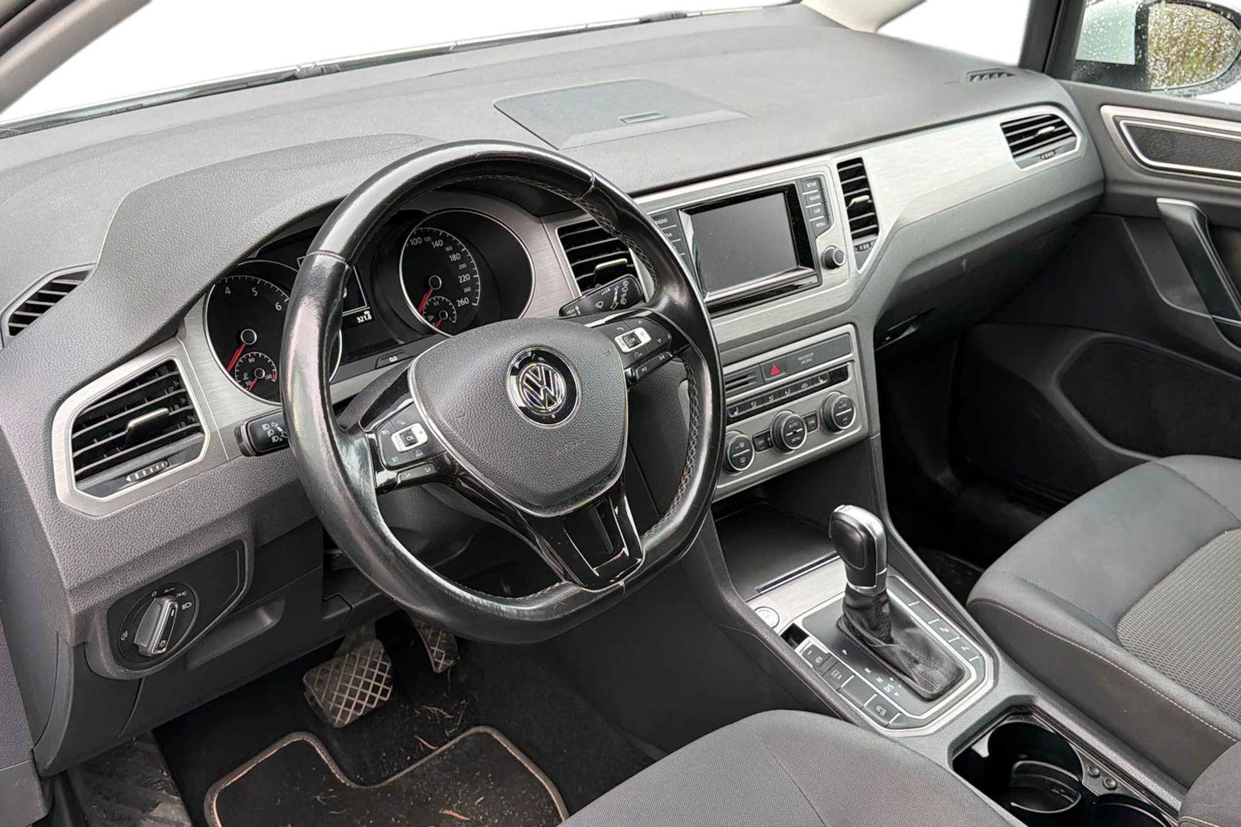 valkoinen Volkswagen Golf Sportsvan 2014 kuva 3.