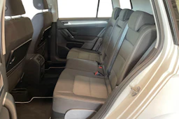 valkoinen Volkswagen Golf Sportsvan 2015 kuva 8.