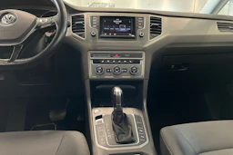 valkoinen Volkswagen Golf Sportsvan 2015 kuva 17.