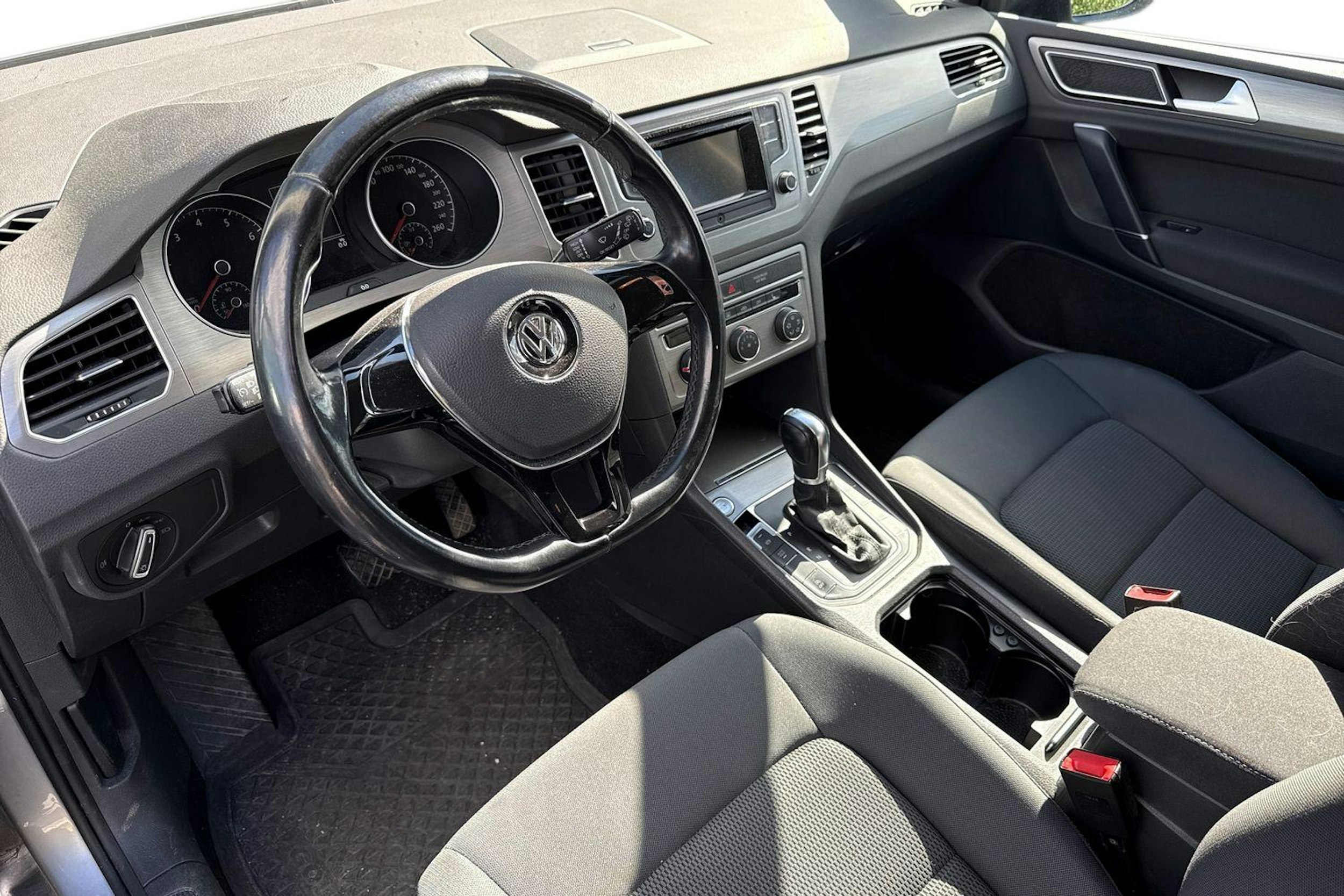 met. harmaa Volkswagen Golf Sportsvan 2014 kuva 3.