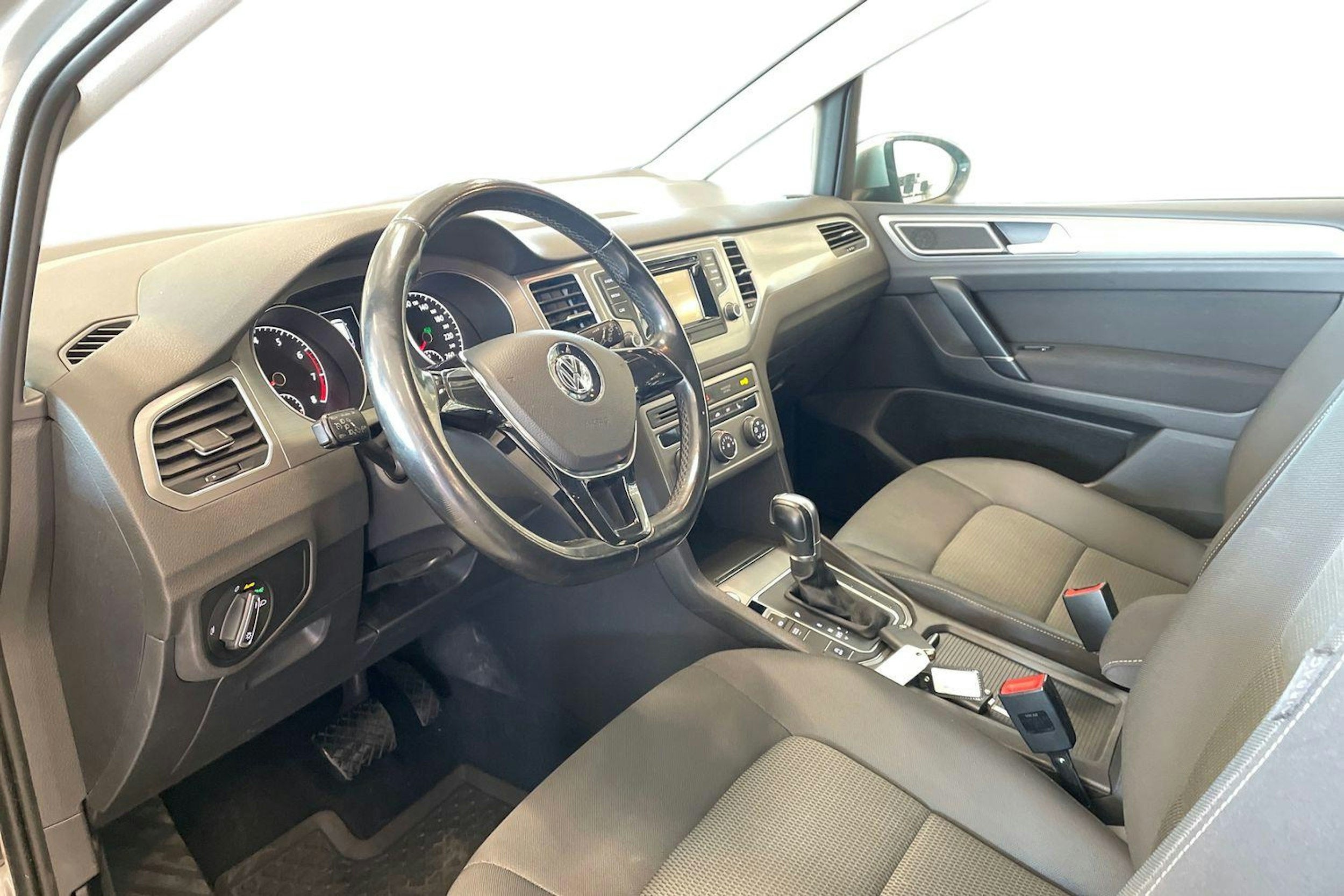 met. harmaa Volkswagen Golf Sportsvan 2014 kuva 7.