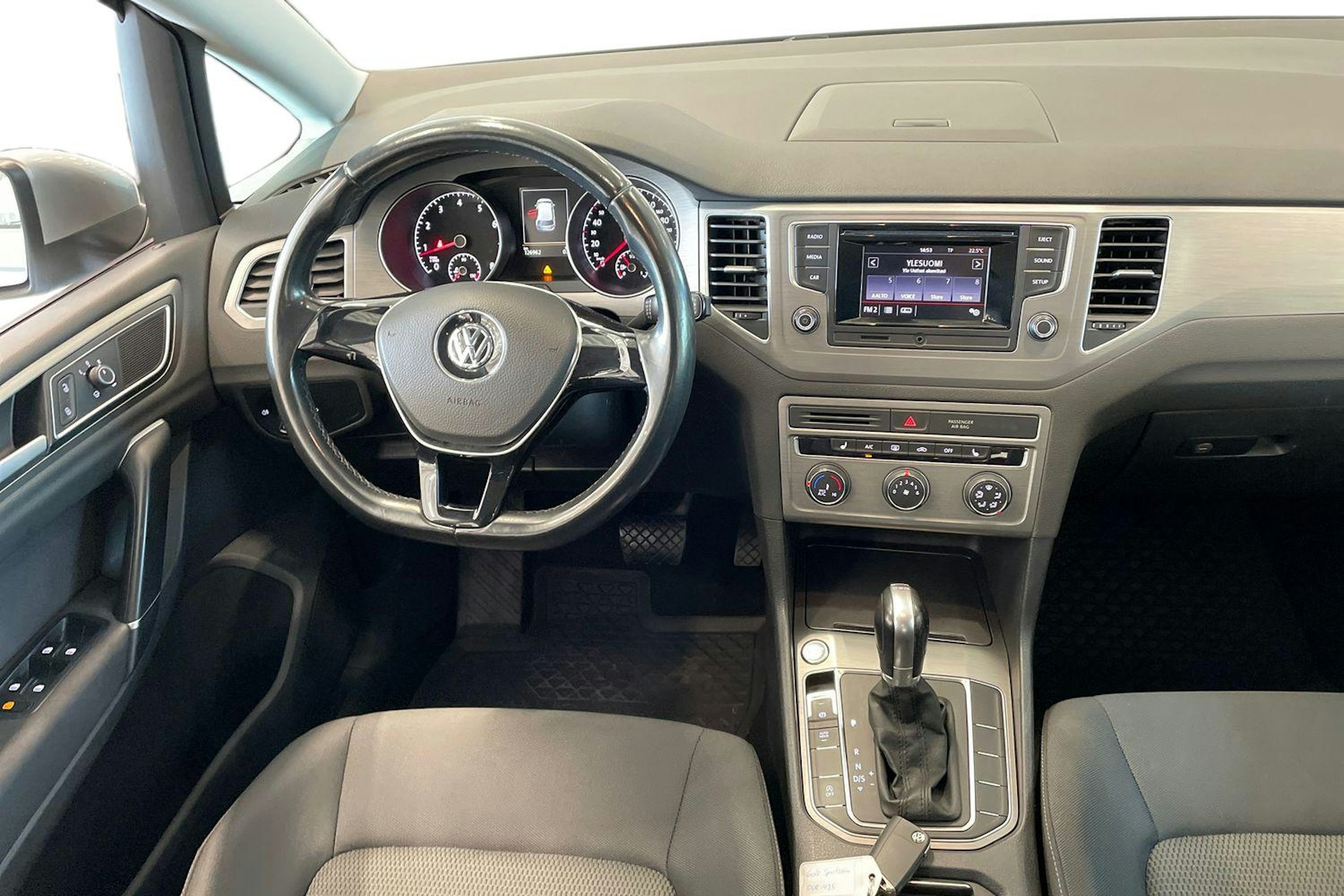 met. harmaa Volkswagen Golf Sportsvan 2014 kuva 9.