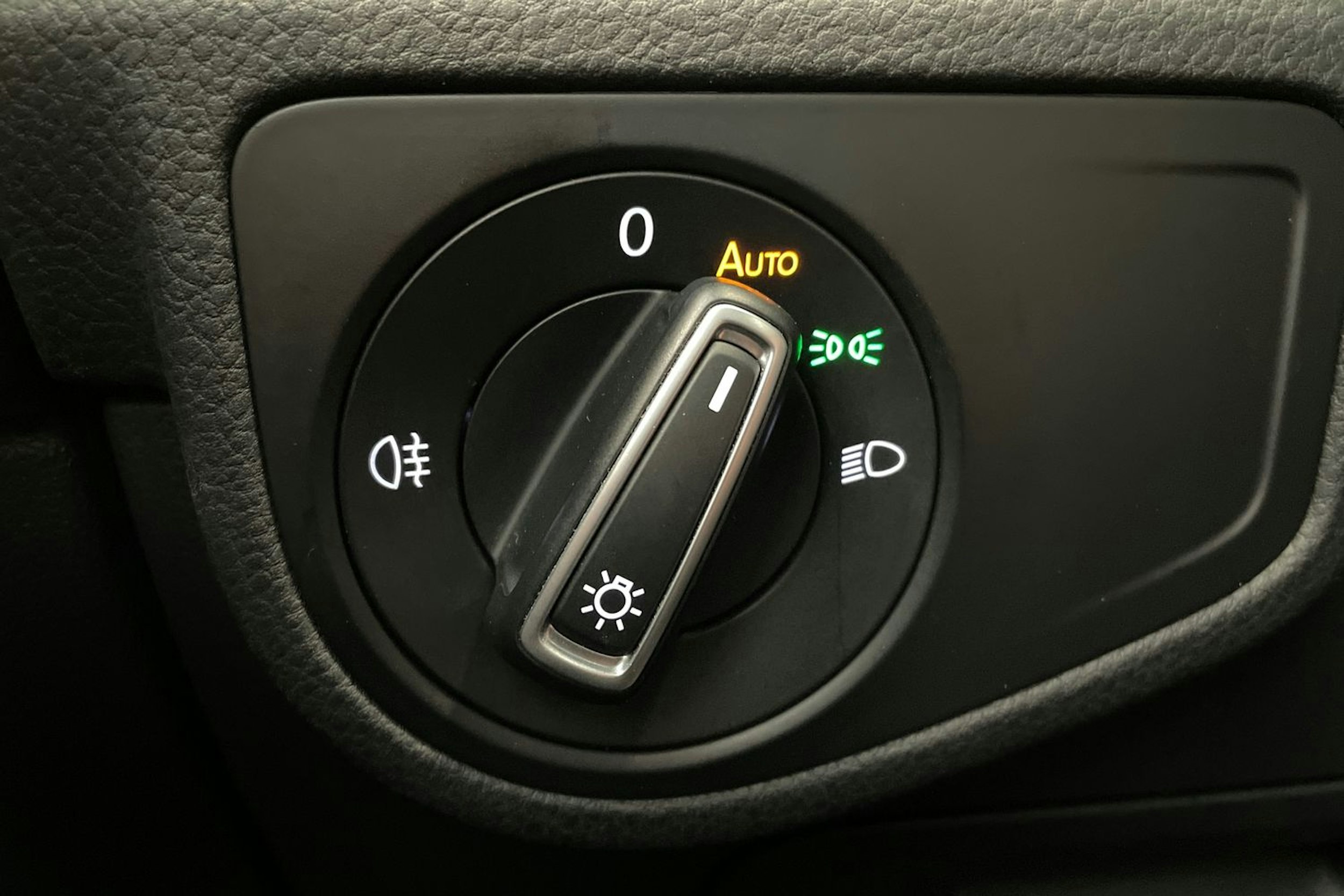 met. harmaa Volkswagen Golf Sportsvan 2014 kuva 18.
