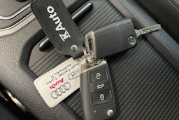 met. harmaa Volkswagen Golf Sportsvan 2014 kuva 23.