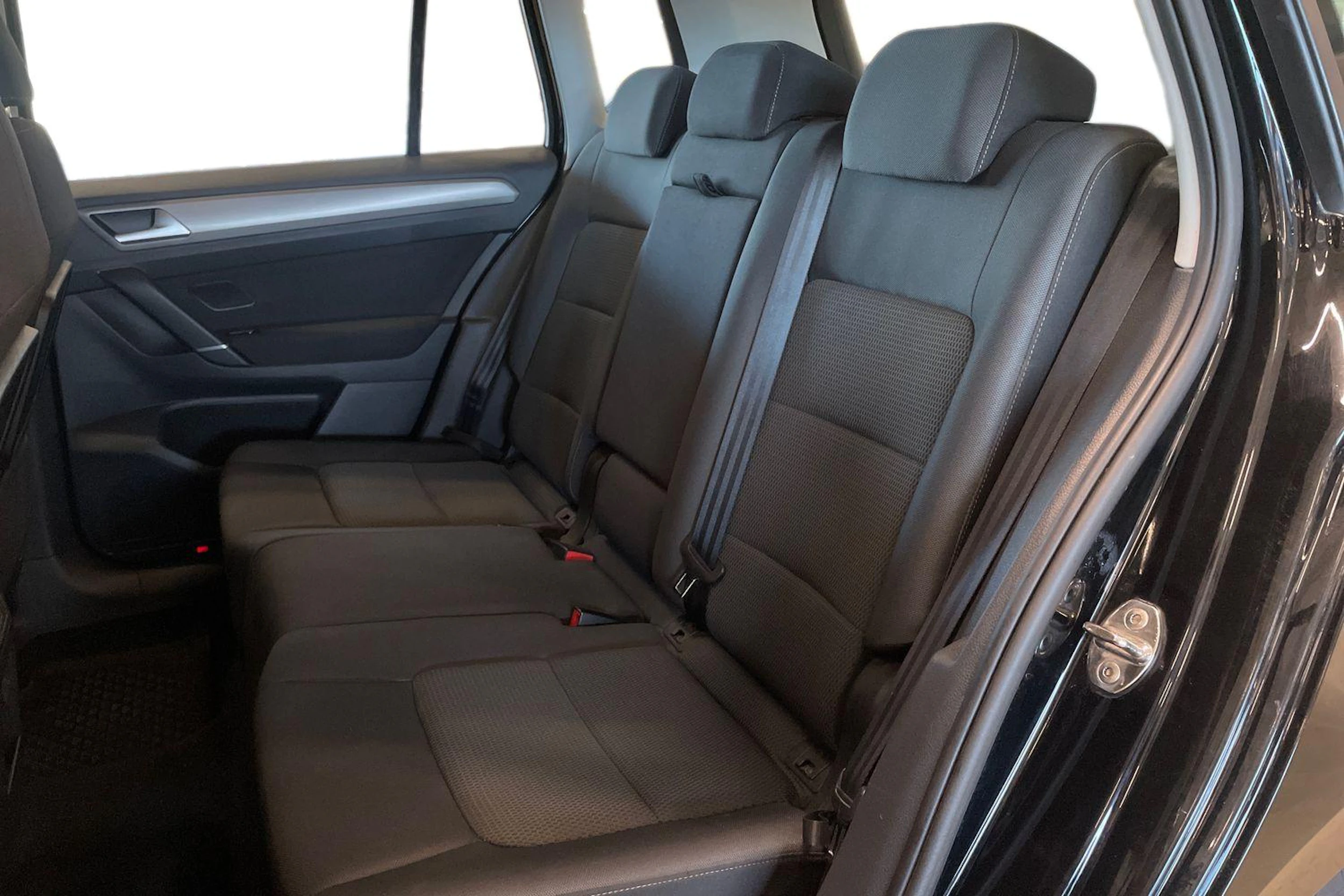 musta Volkswagen Golf Sportsvan 2015 kuva 8.