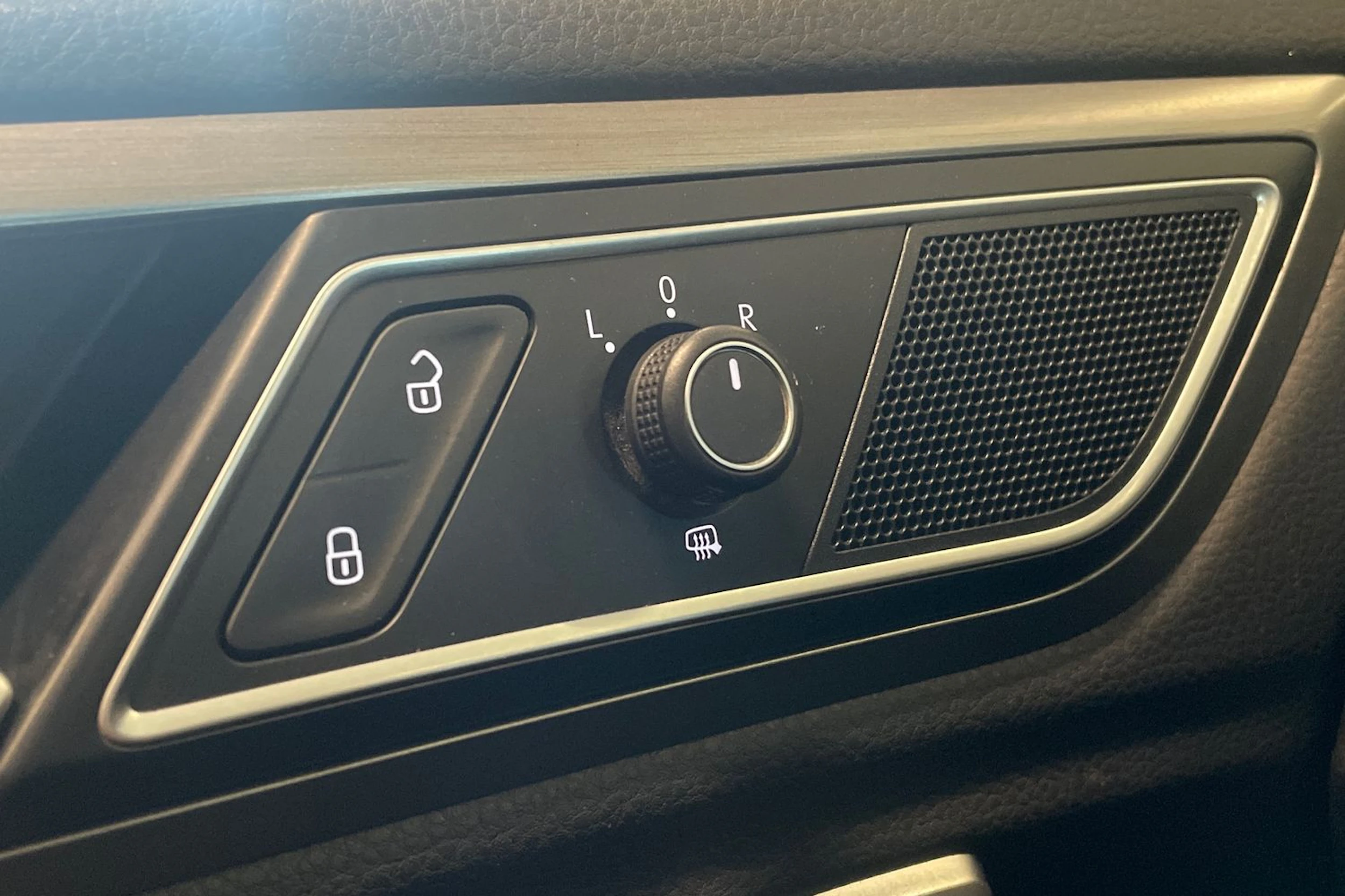 musta Volkswagen Golf Sportsvan 2015 kuva 14.