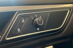 musta Volkswagen Golf Sportsvan 2015 kuva 14.