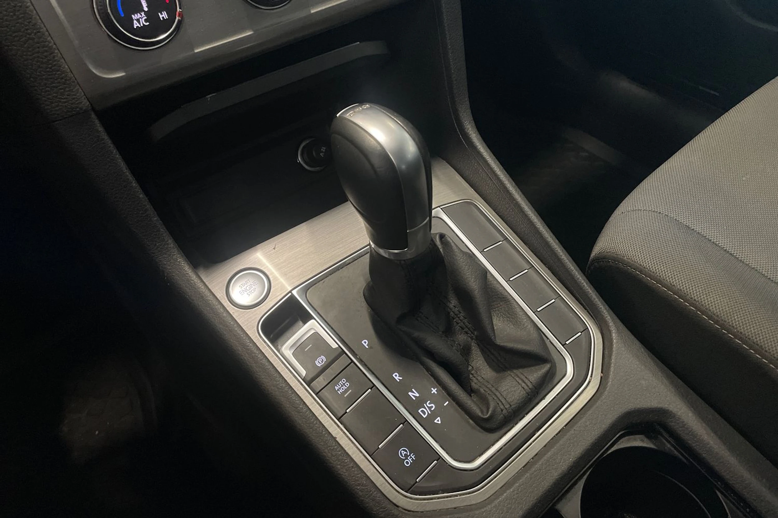 musta Volkswagen Golf Sportsvan 2015 kuva 21.