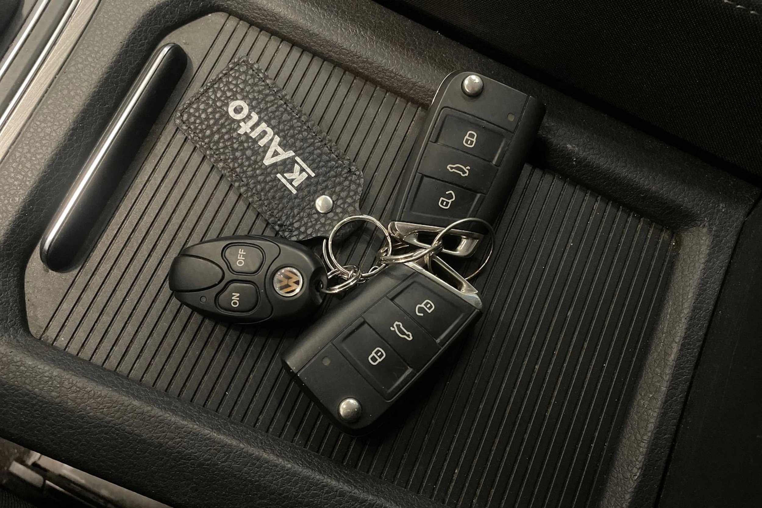 musta Volkswagen Golf Sportsvan 2015 kuva 22.