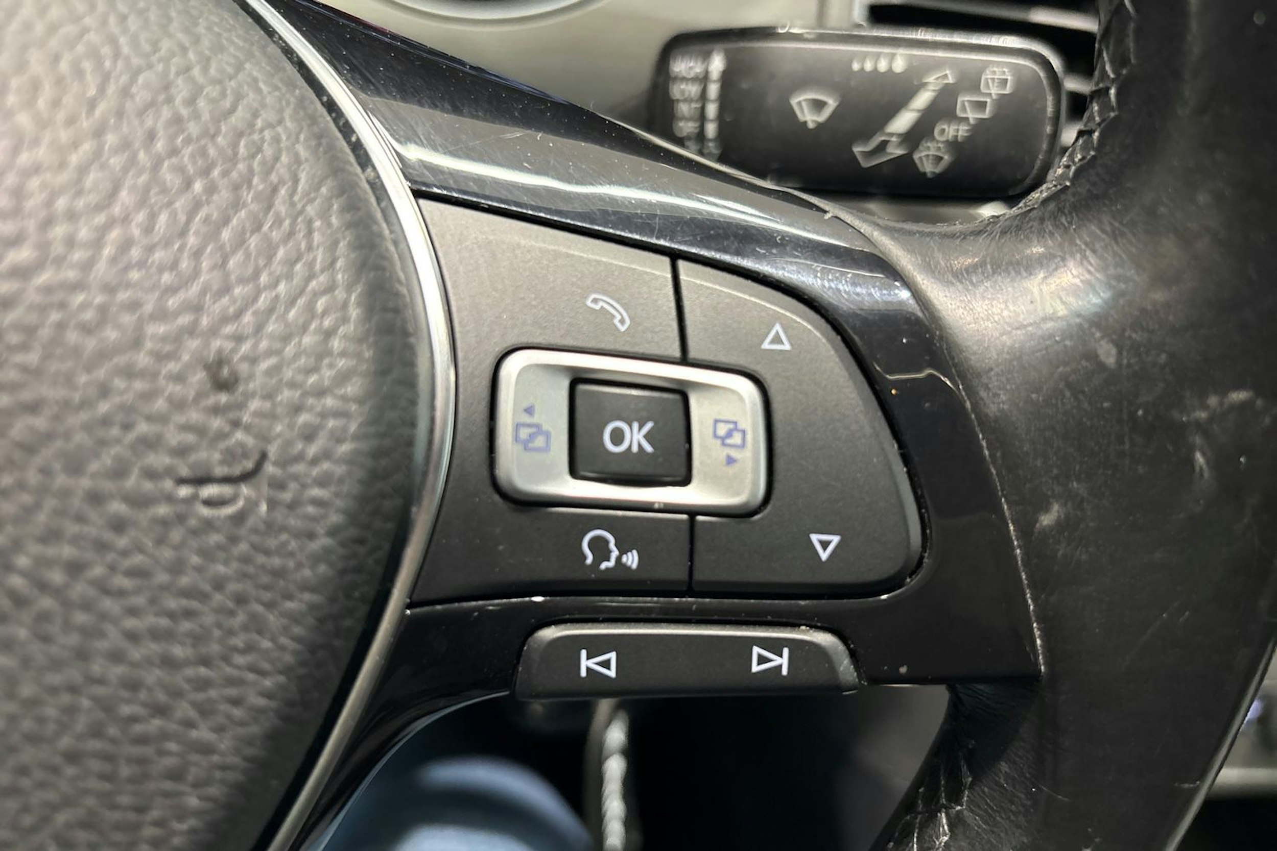 harmaa Volkswagen Golf Sportsvan 2014 kuva 18.