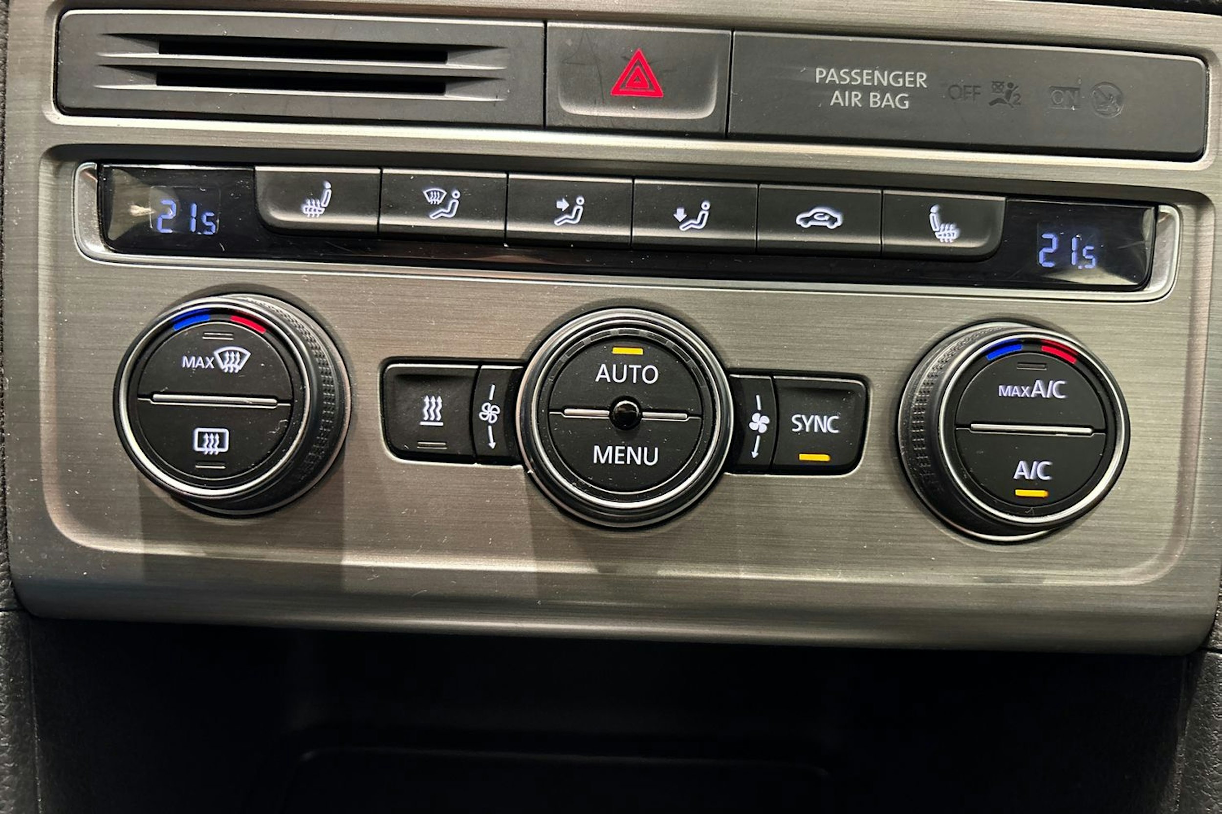 harmaa Volkswagen Golf Sportsvan 2014 kuva 20.