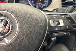 musta Volkswagen Golf Sportsvan 2014 kuva 17.