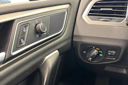 musta Volkswagen Golf Sportsvan 2014 kuva 18.