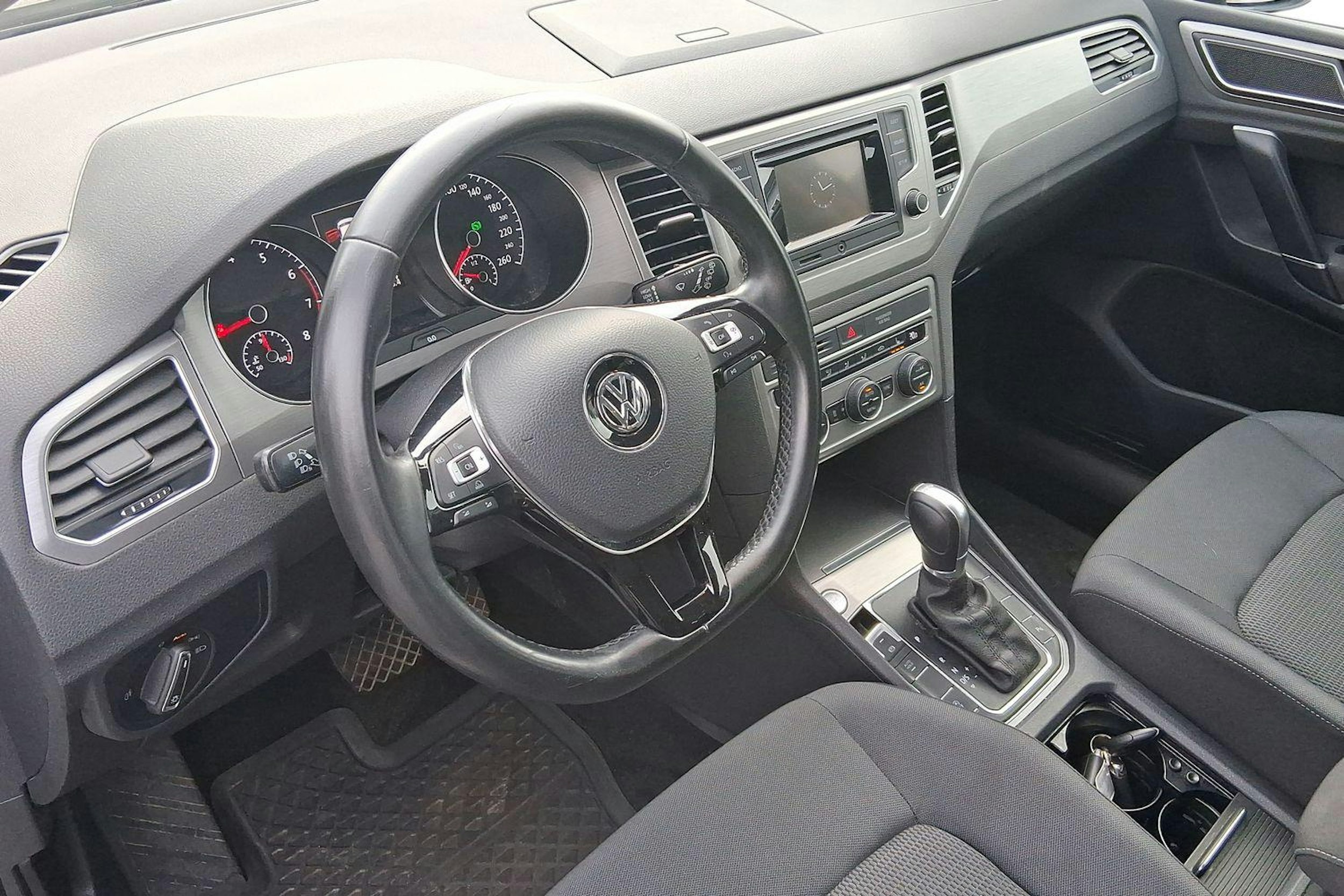 ruskea (beige) Volkswagen Golf Sportsvan 2014 kuva 7.