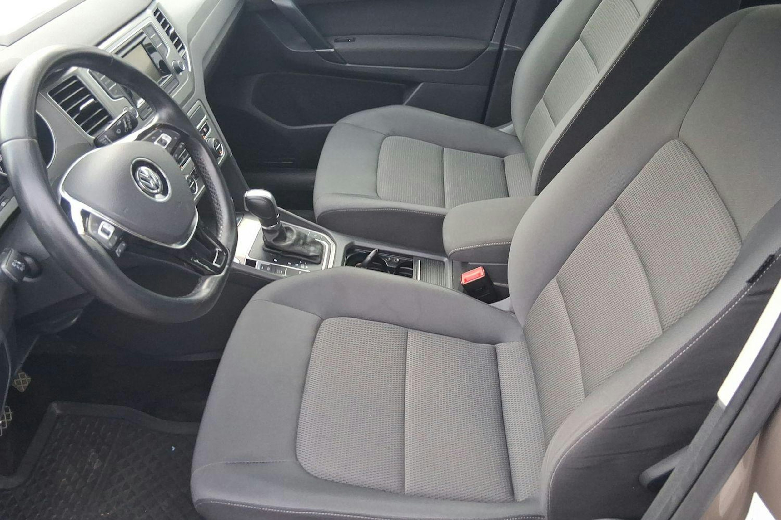 ruskea (beige) Volkswagen Golf Sportsvan 2014 kuva 9.